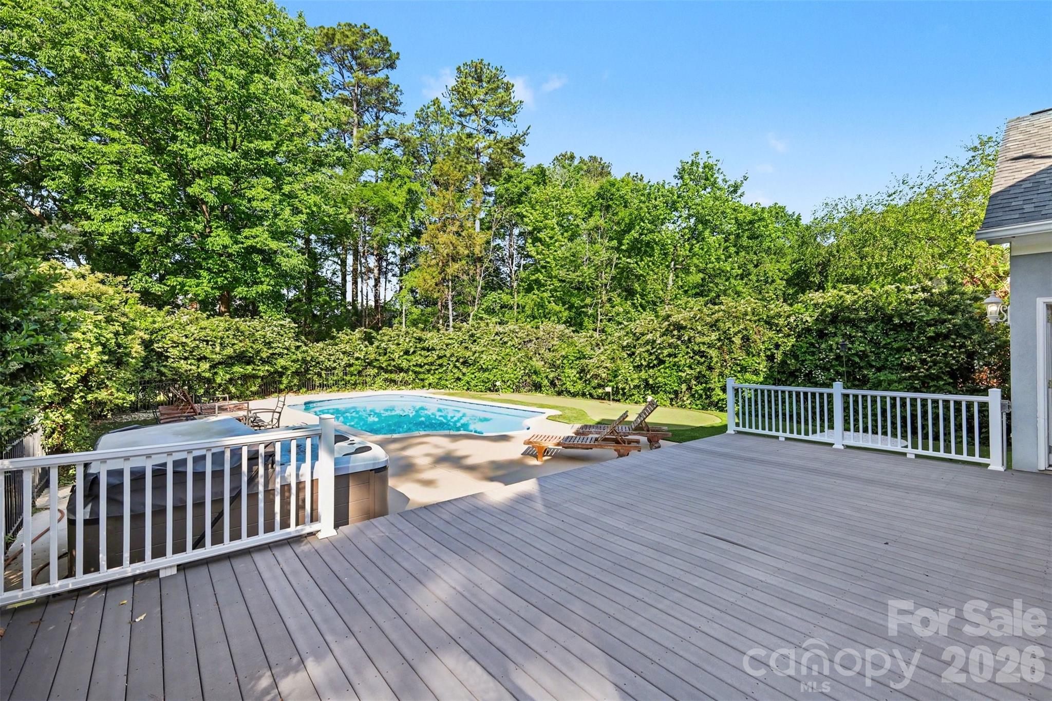 6123 Glen Manor Drive