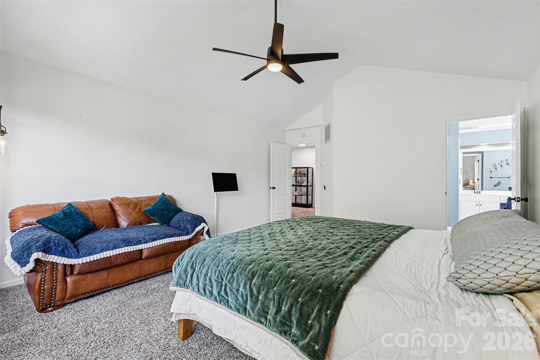 6213 Knightsgate Court