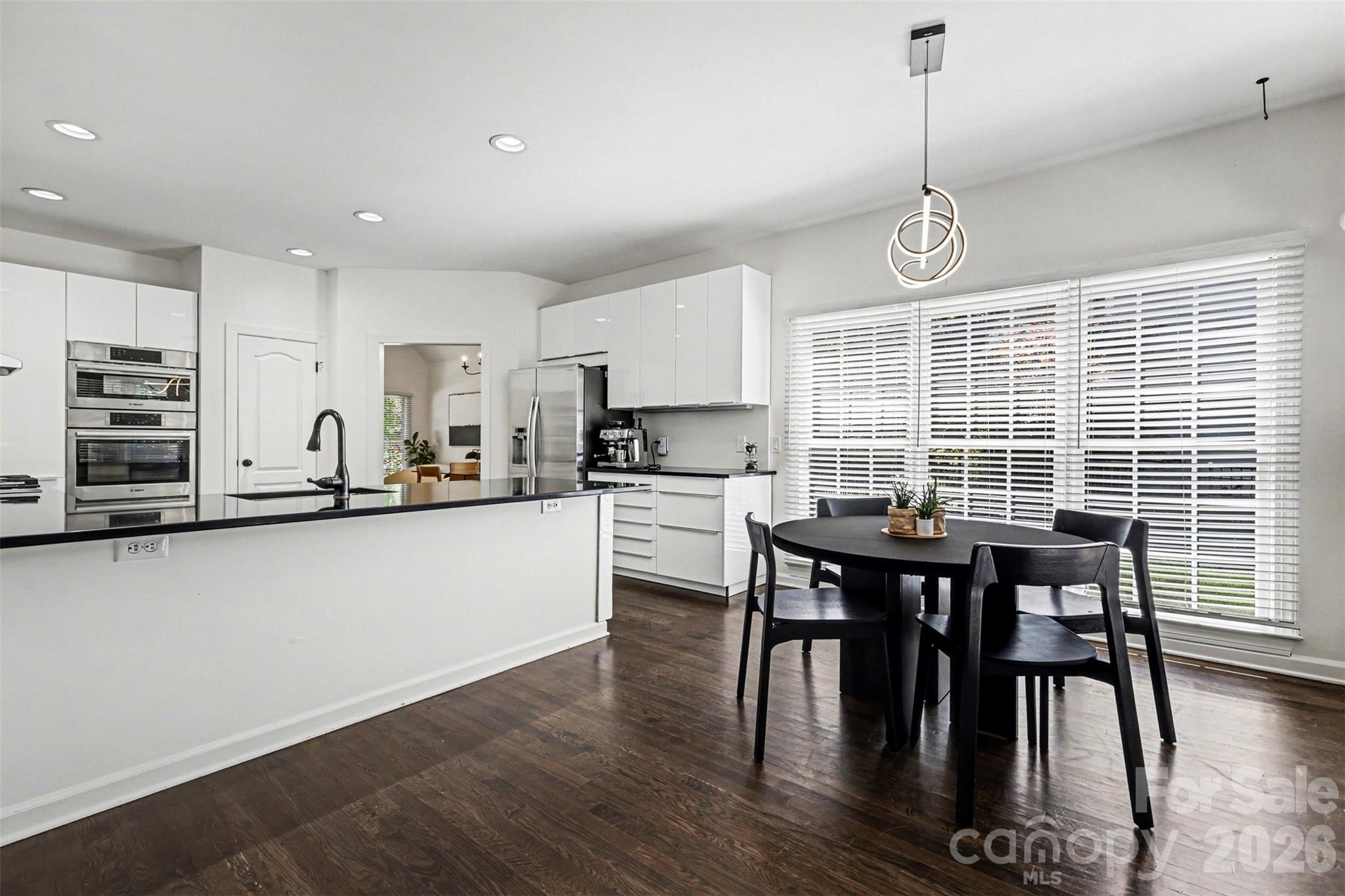 6213 Knightsgate Court