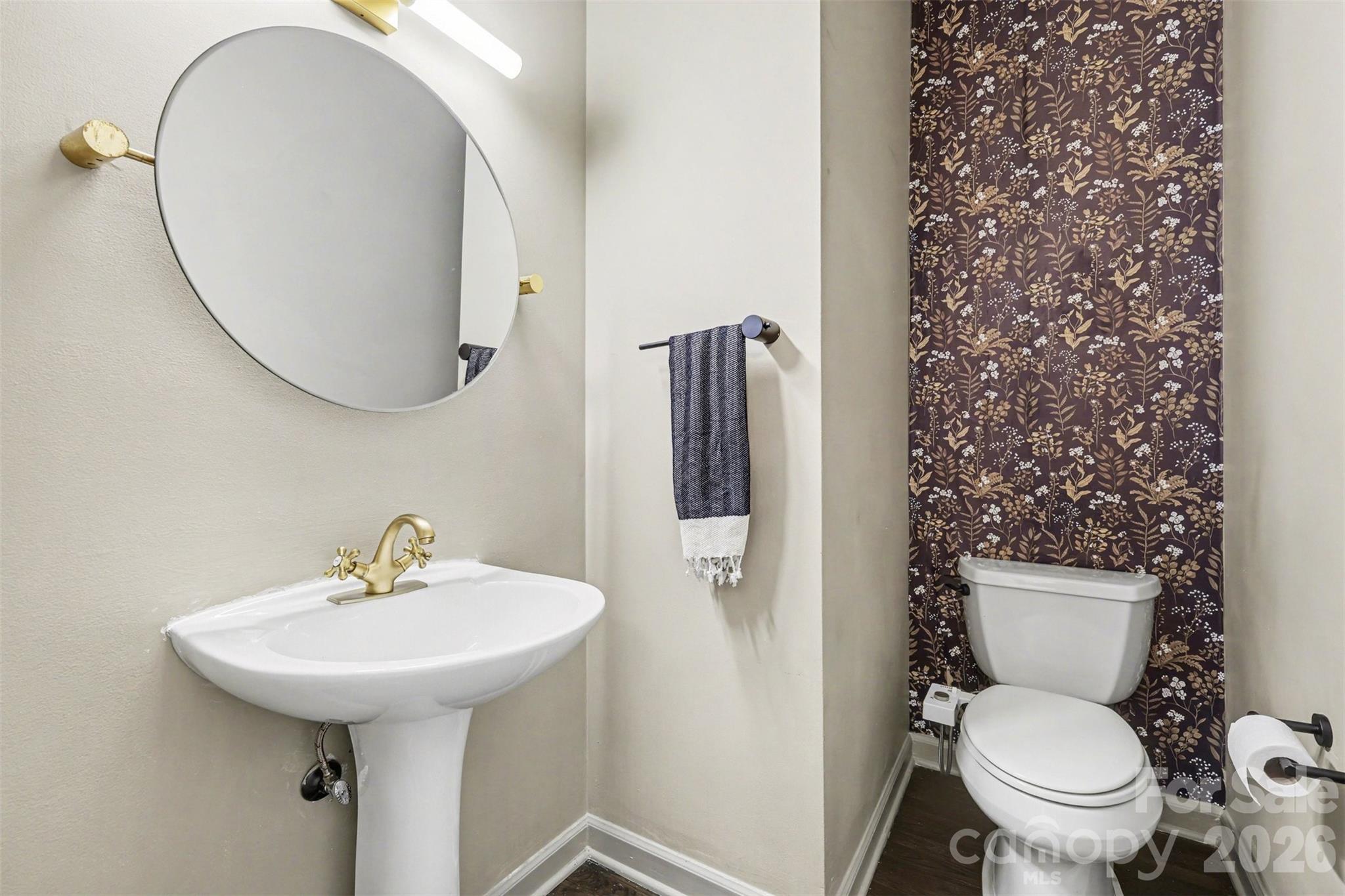 6213 Knightsgate Court