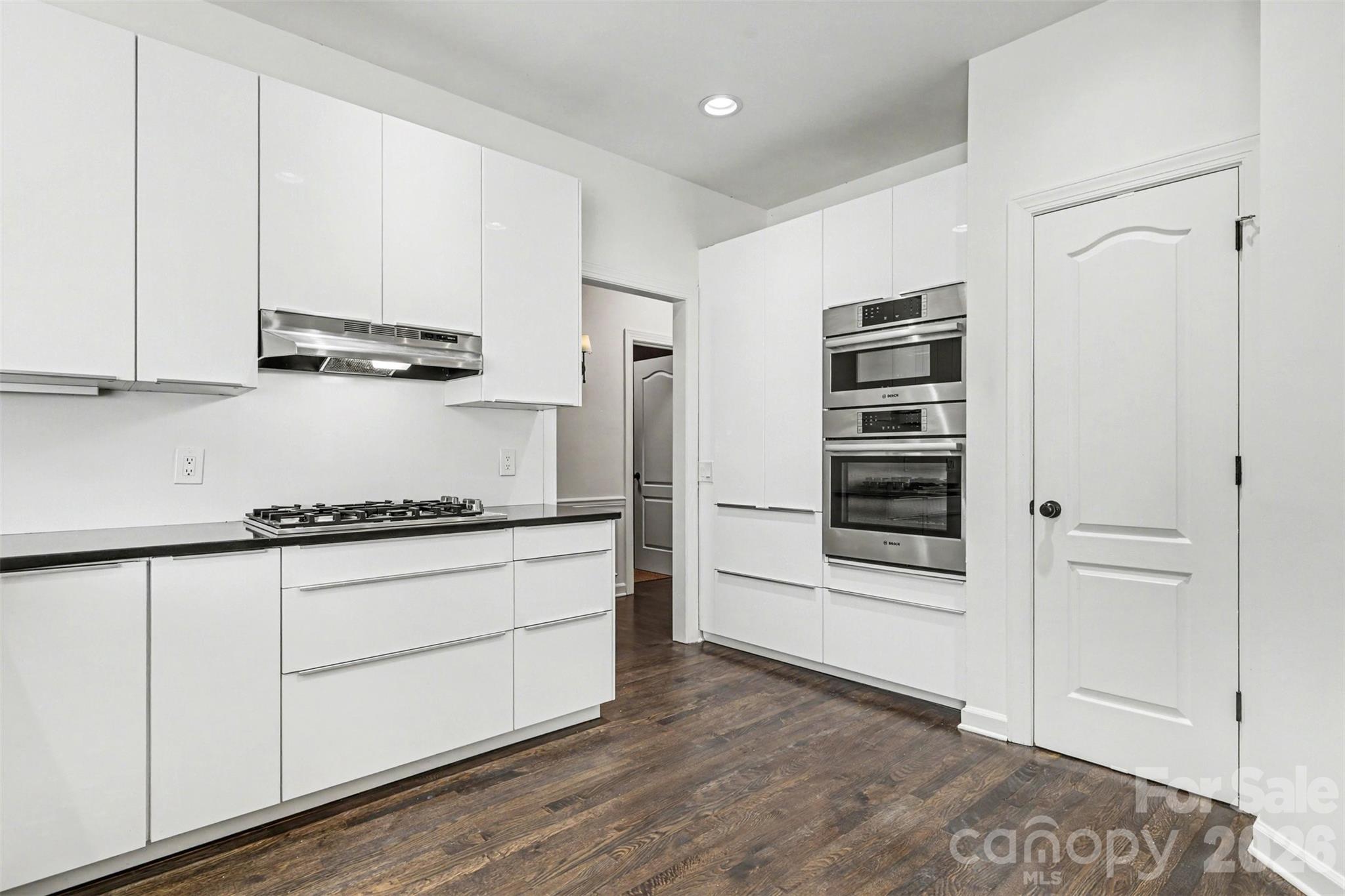 6213 Knightsgate Court