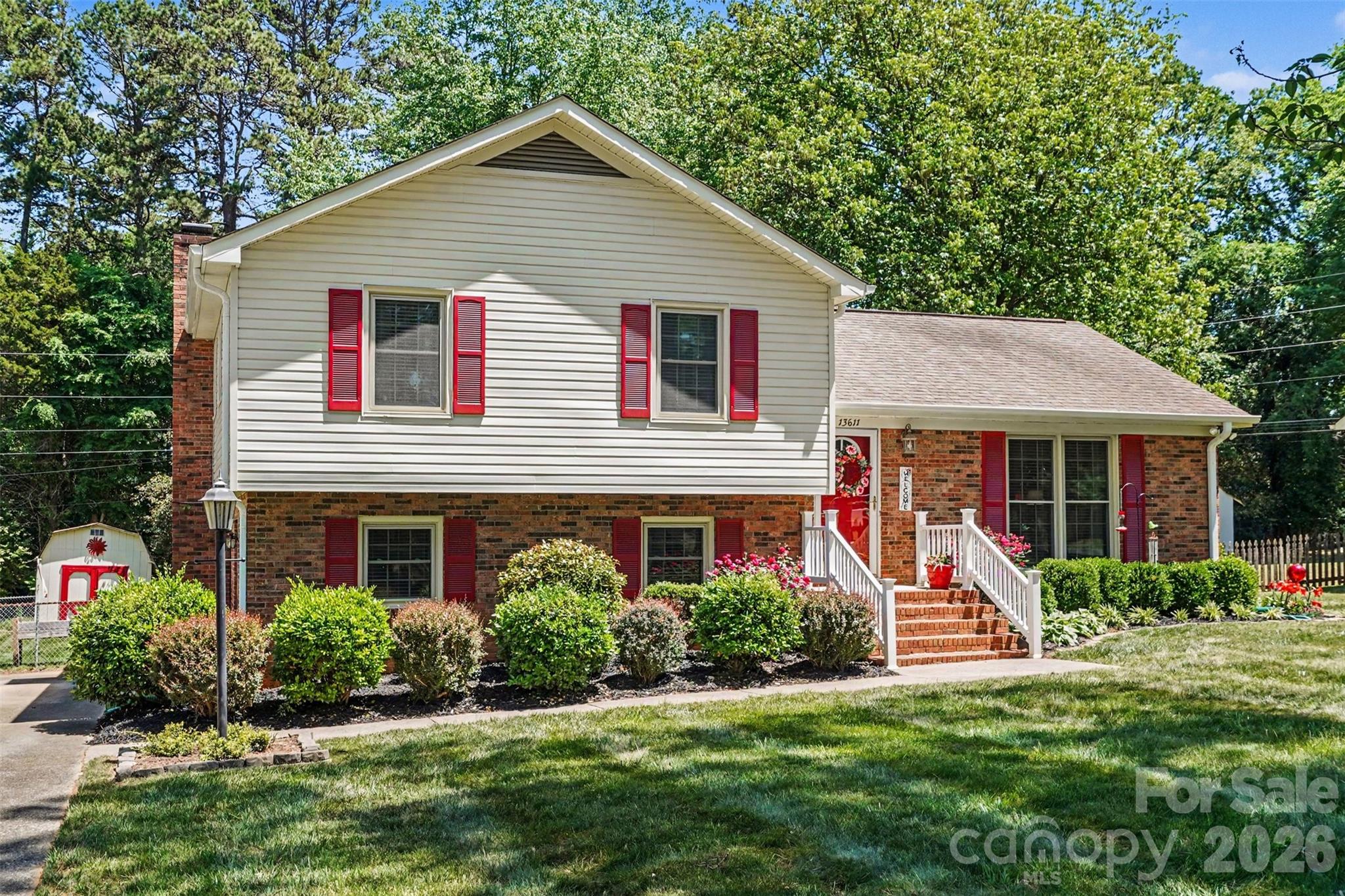 13611 Idlefield Lane