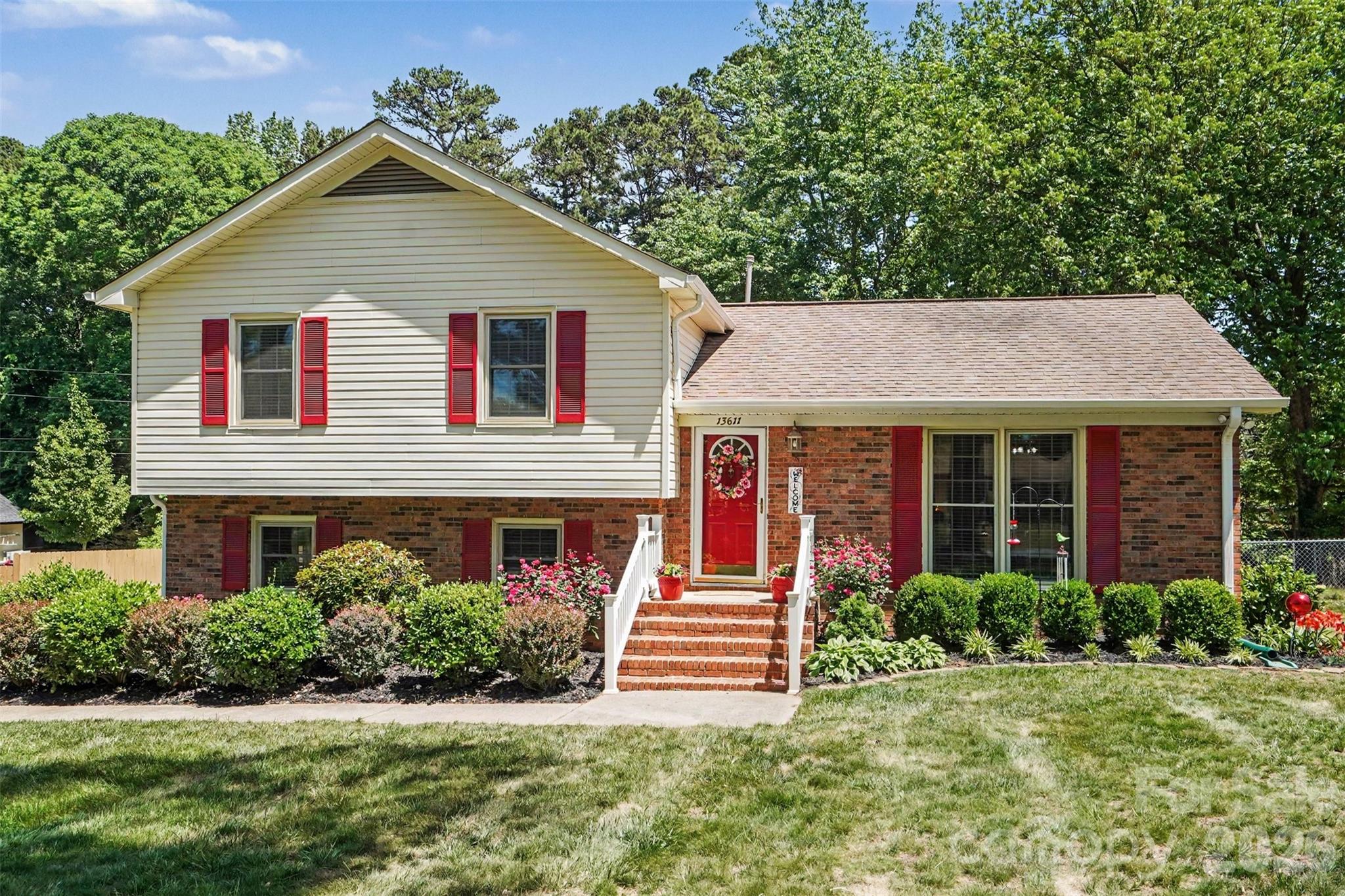 13611 Idlefield Lane