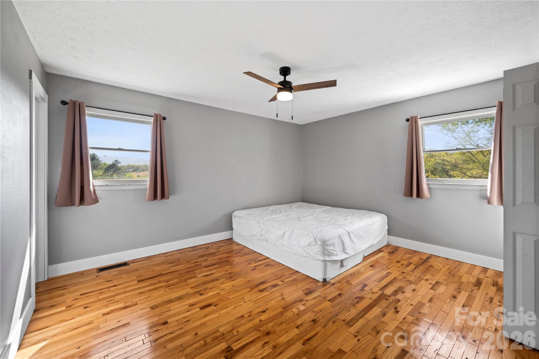 882 Queentown Road