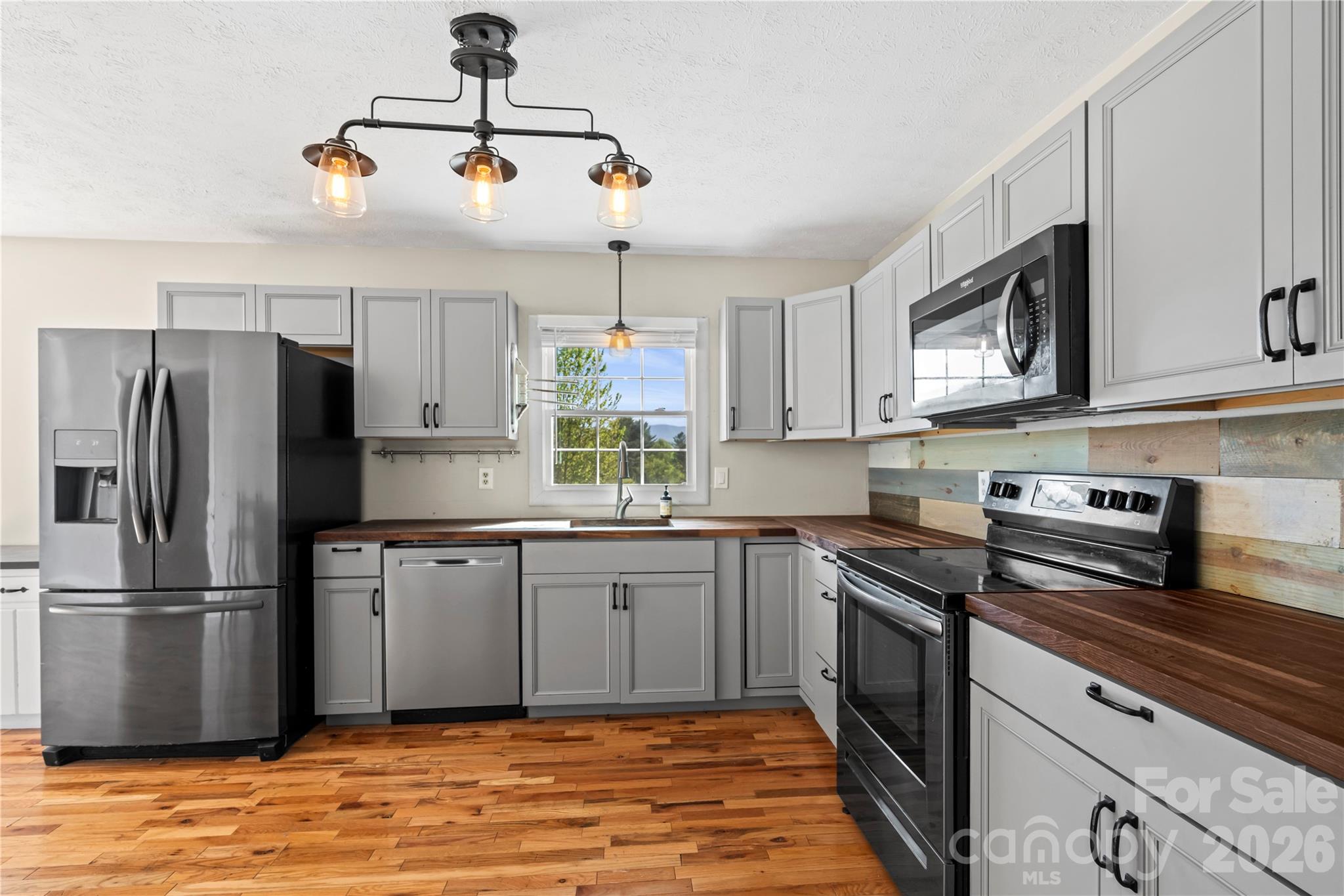 882 Queentown Road