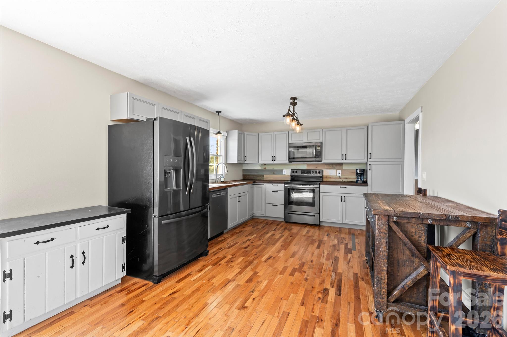 882 Queentown Road