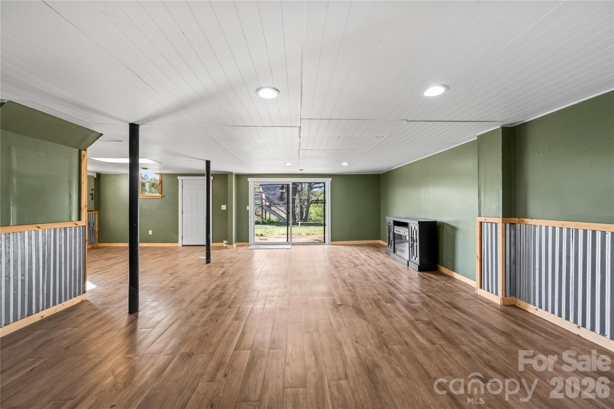 882 Queentown Road