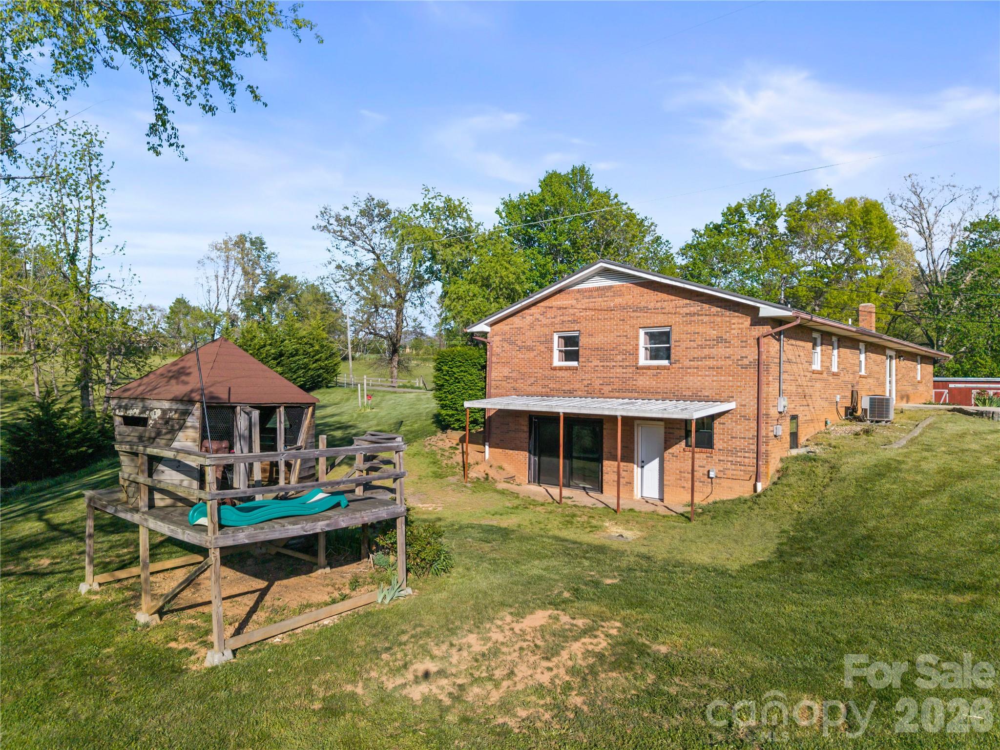 882 Queentown Road