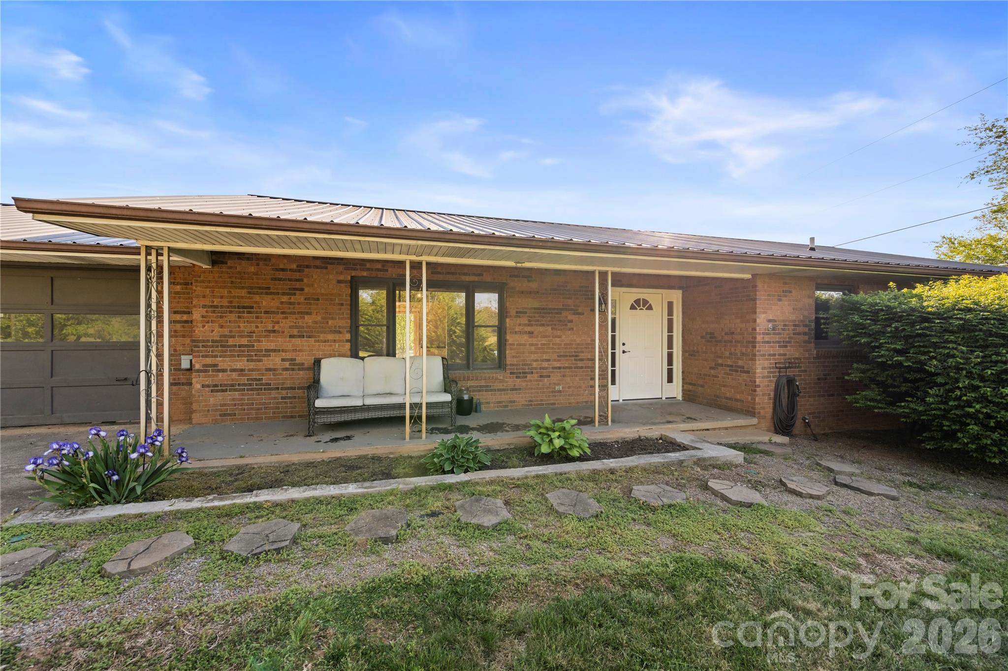 882 Queentown Road