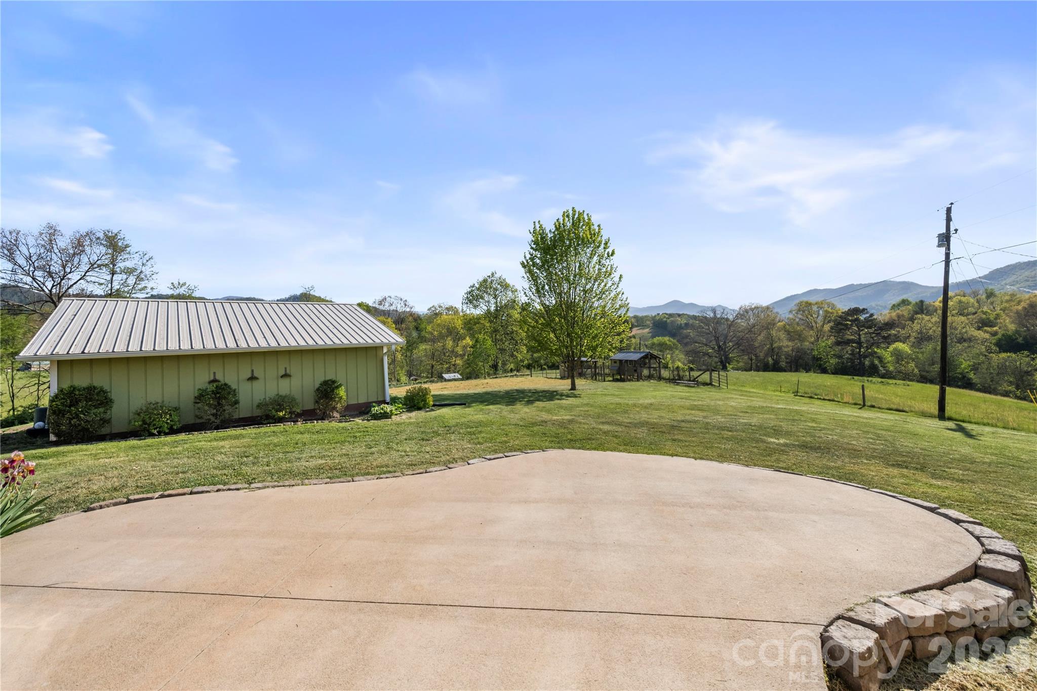 882 Queentown Road