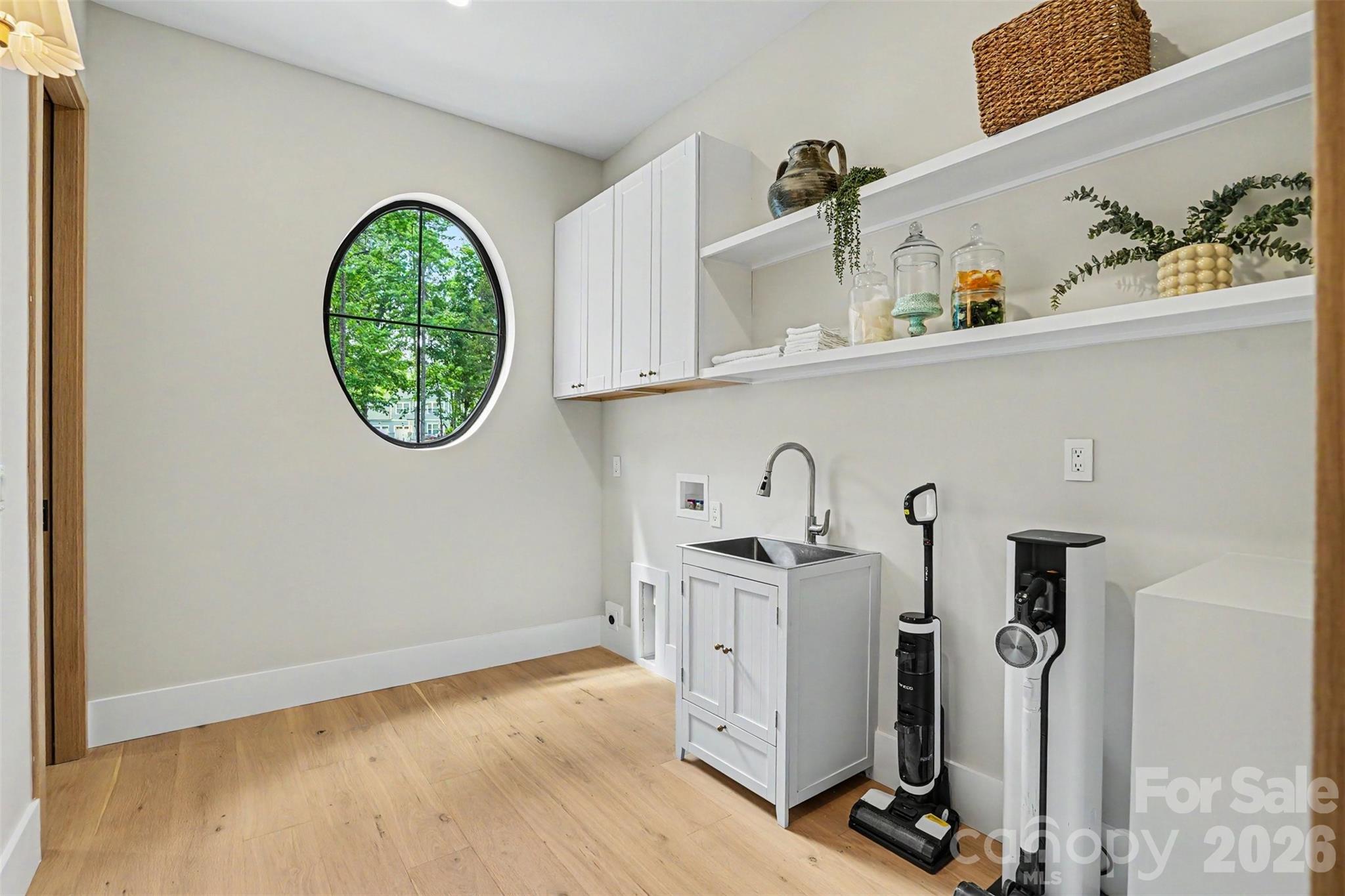 8124 Asheley Glen Drive