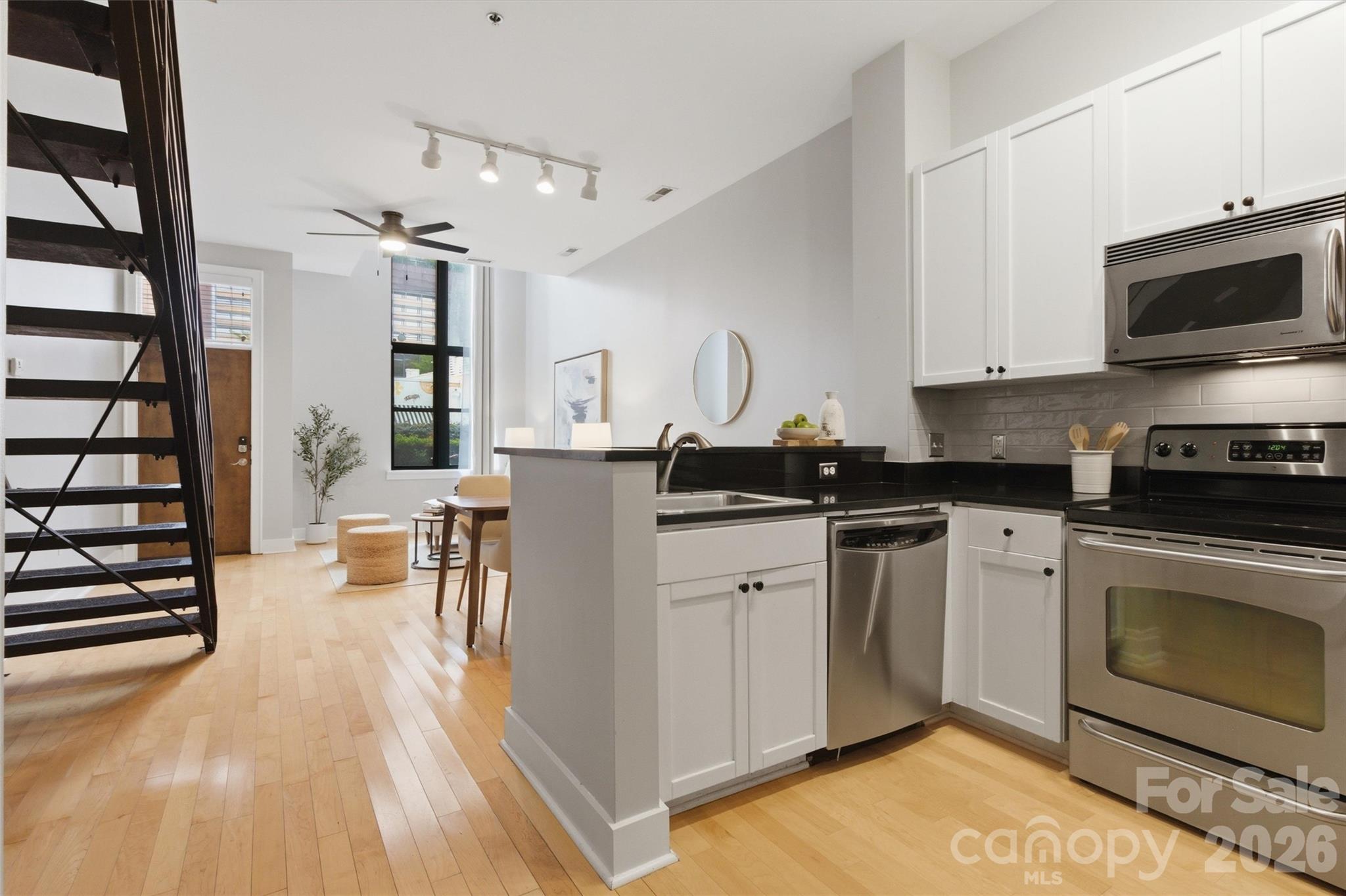 115 E Park Avenue Unit: 109