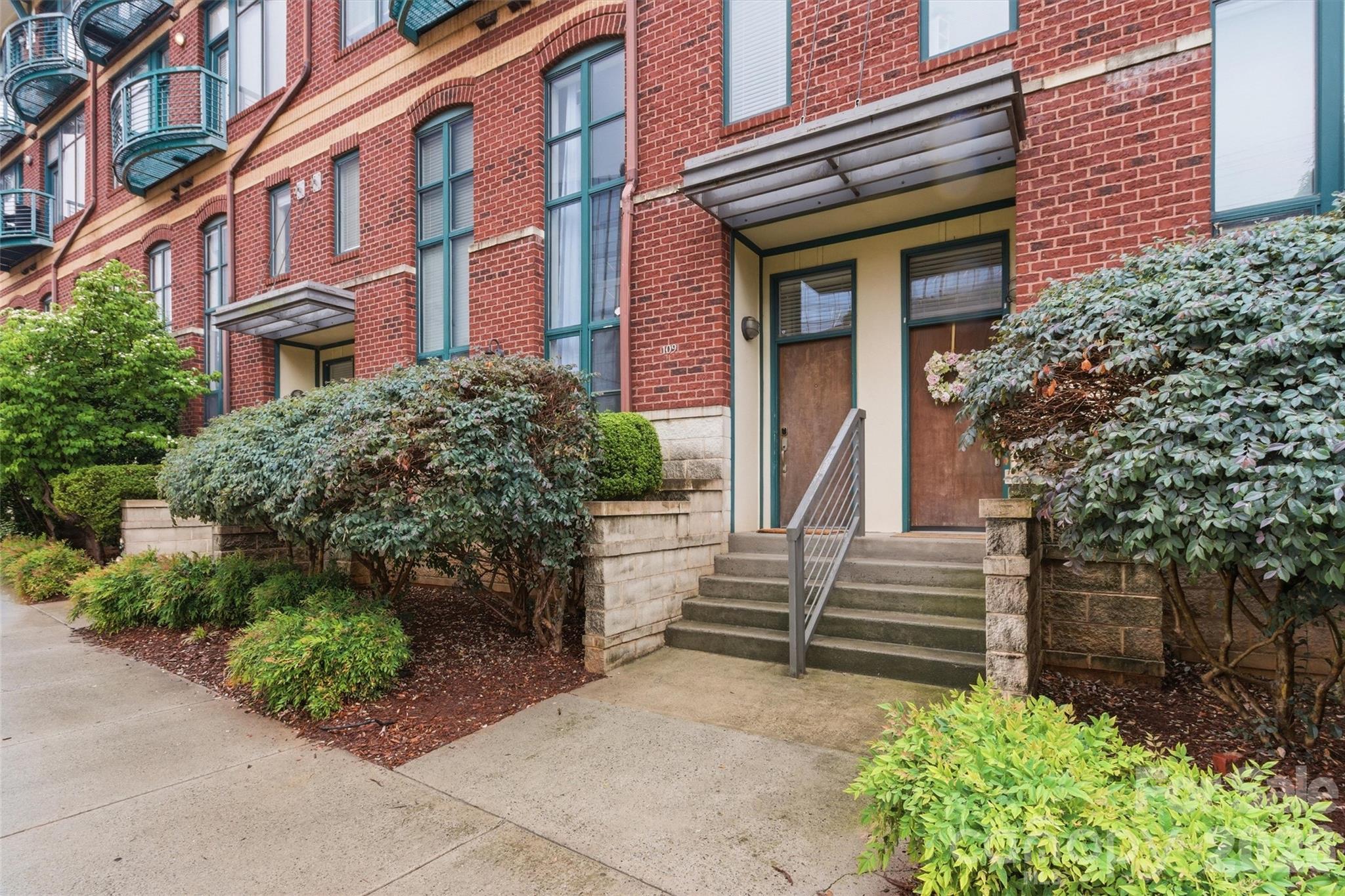 115 E Park Avenue Unit: 109