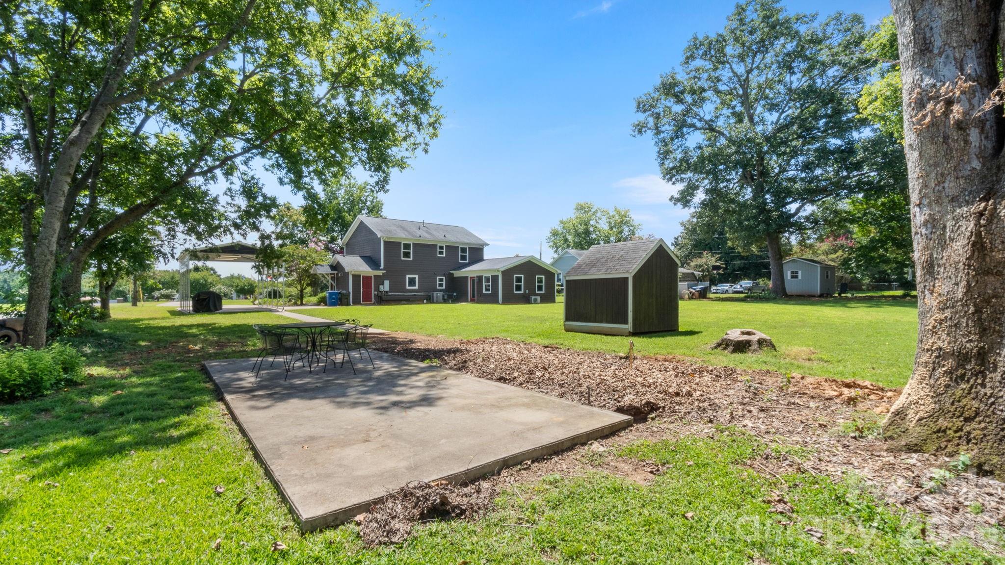 8809 Fairview Road