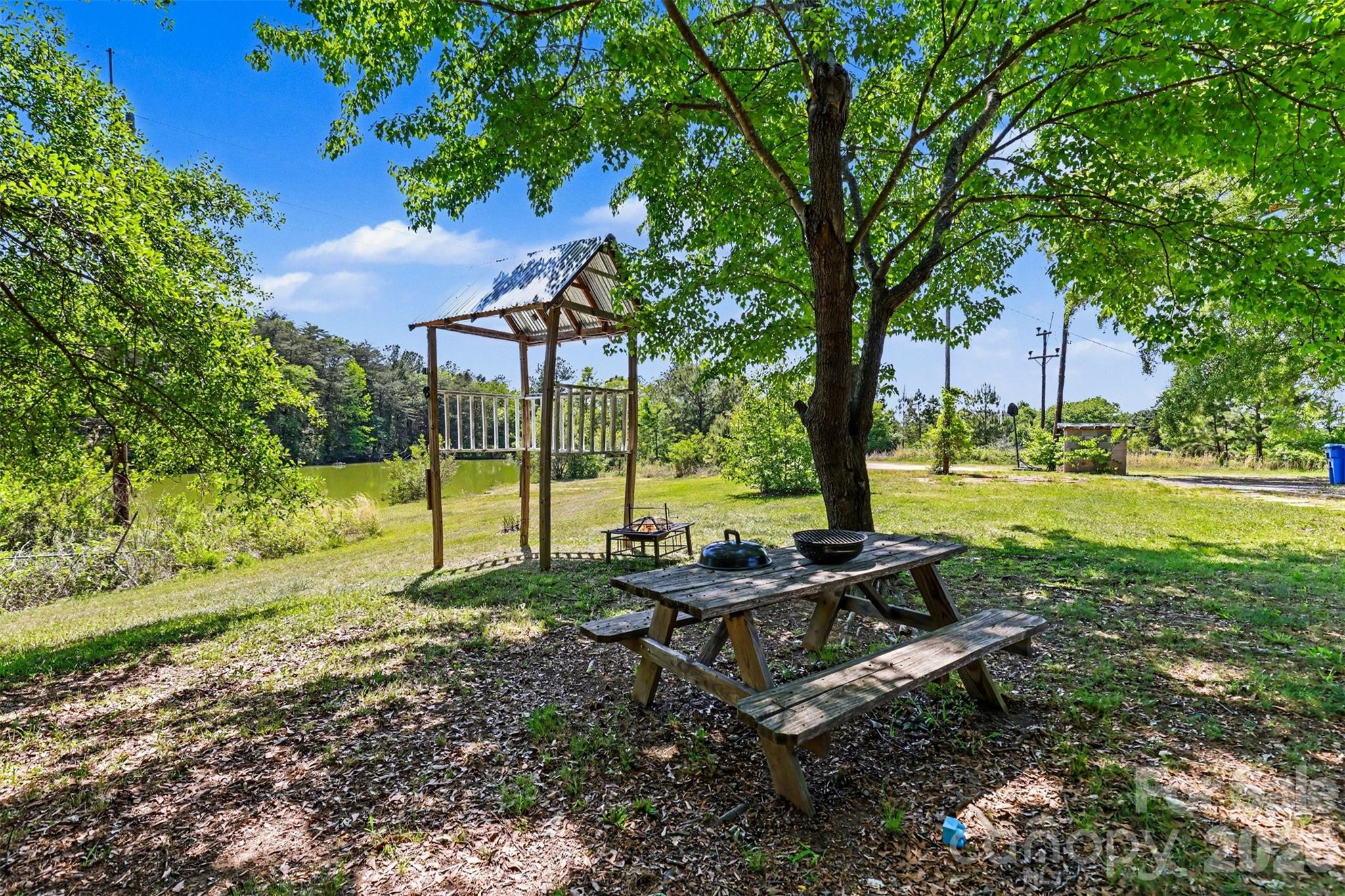9937 Harwood Lane