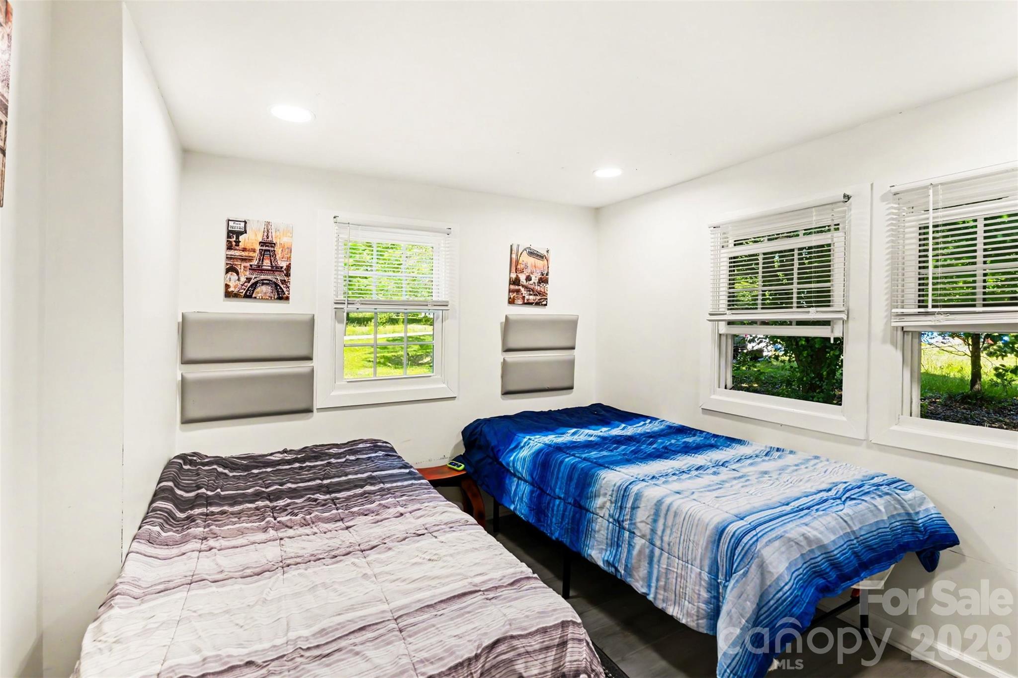 9937 Harwood Lane