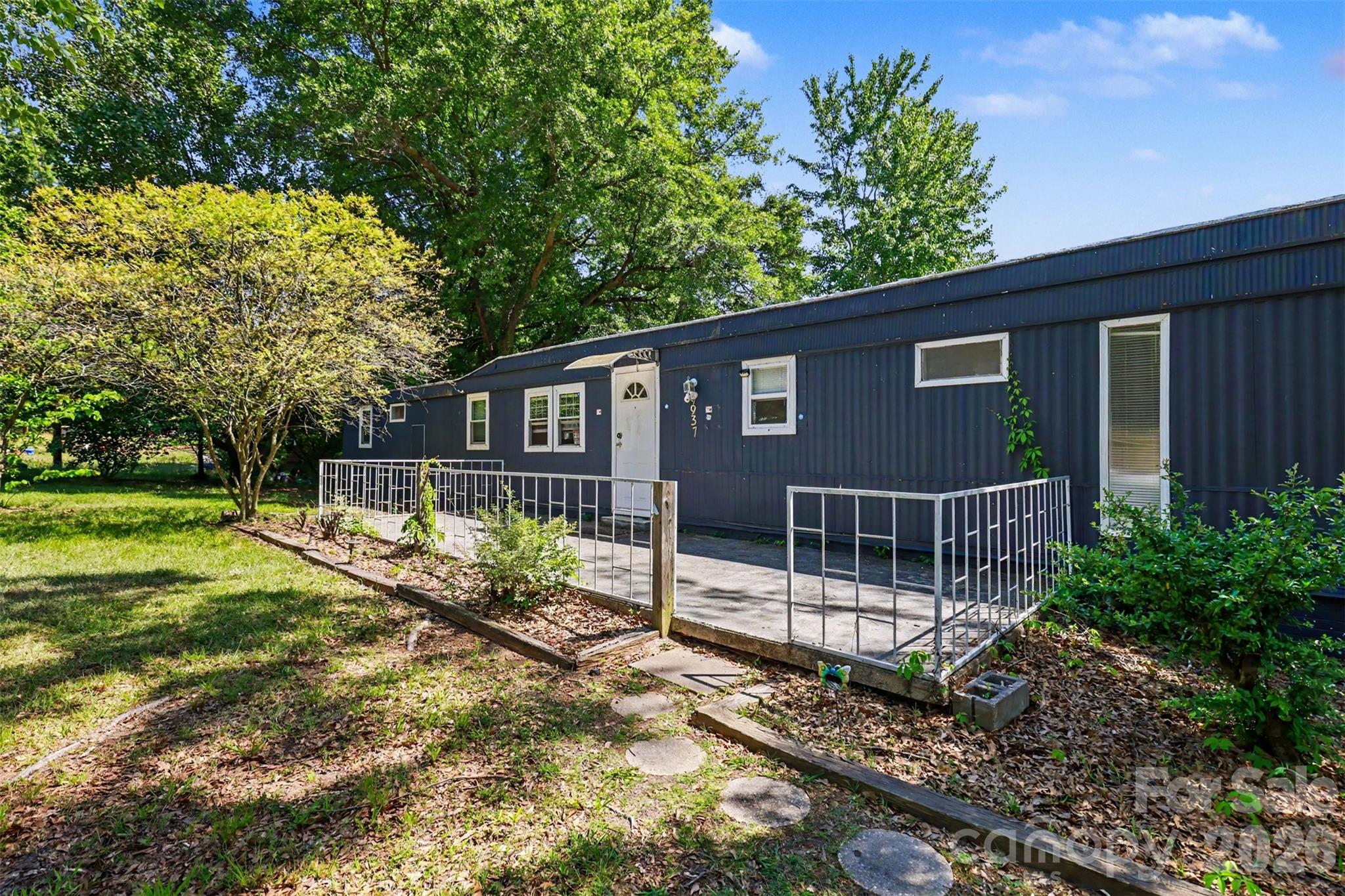 9937 Harwood Lane
