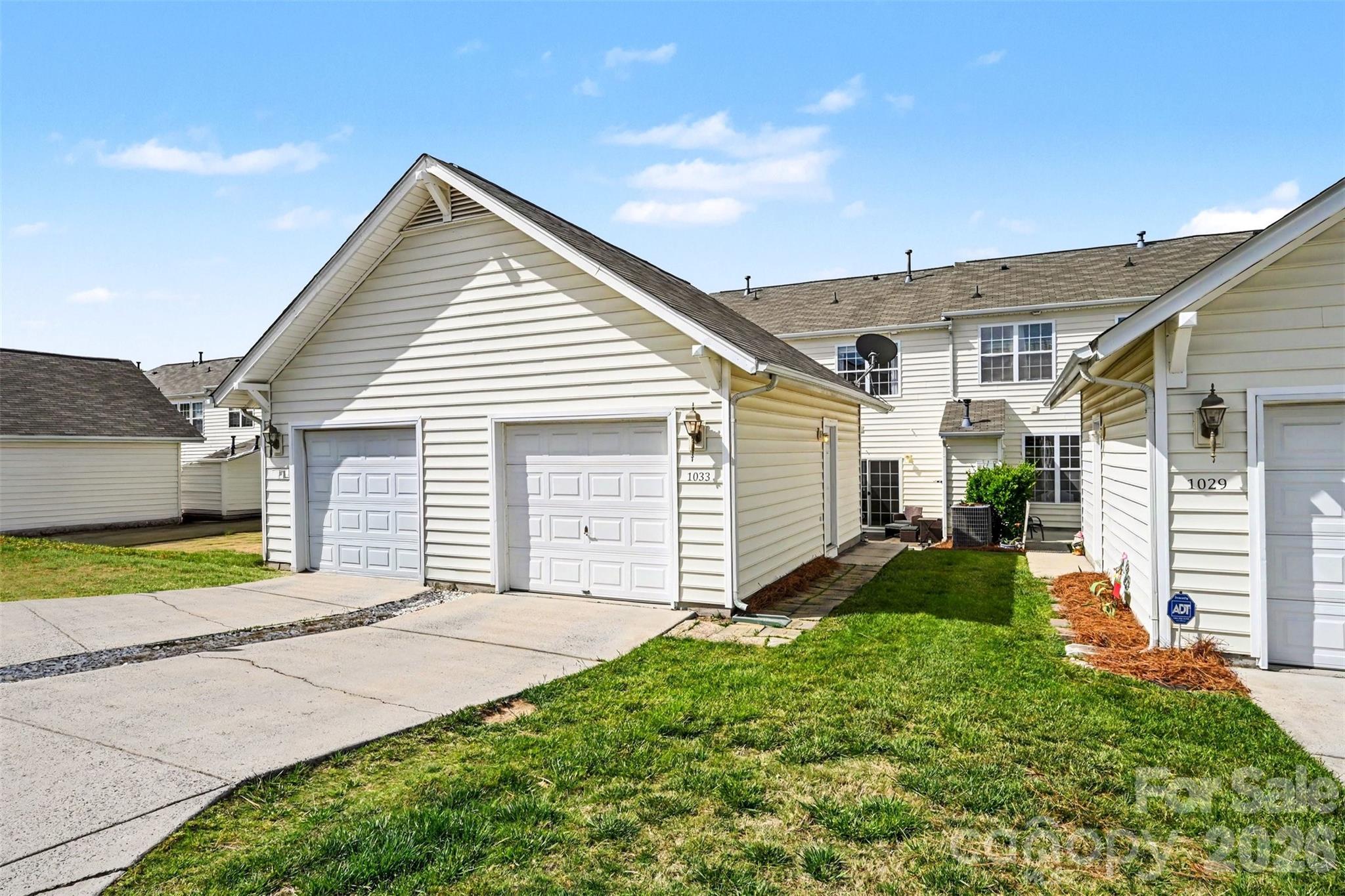 1033 Woodglen Lane
