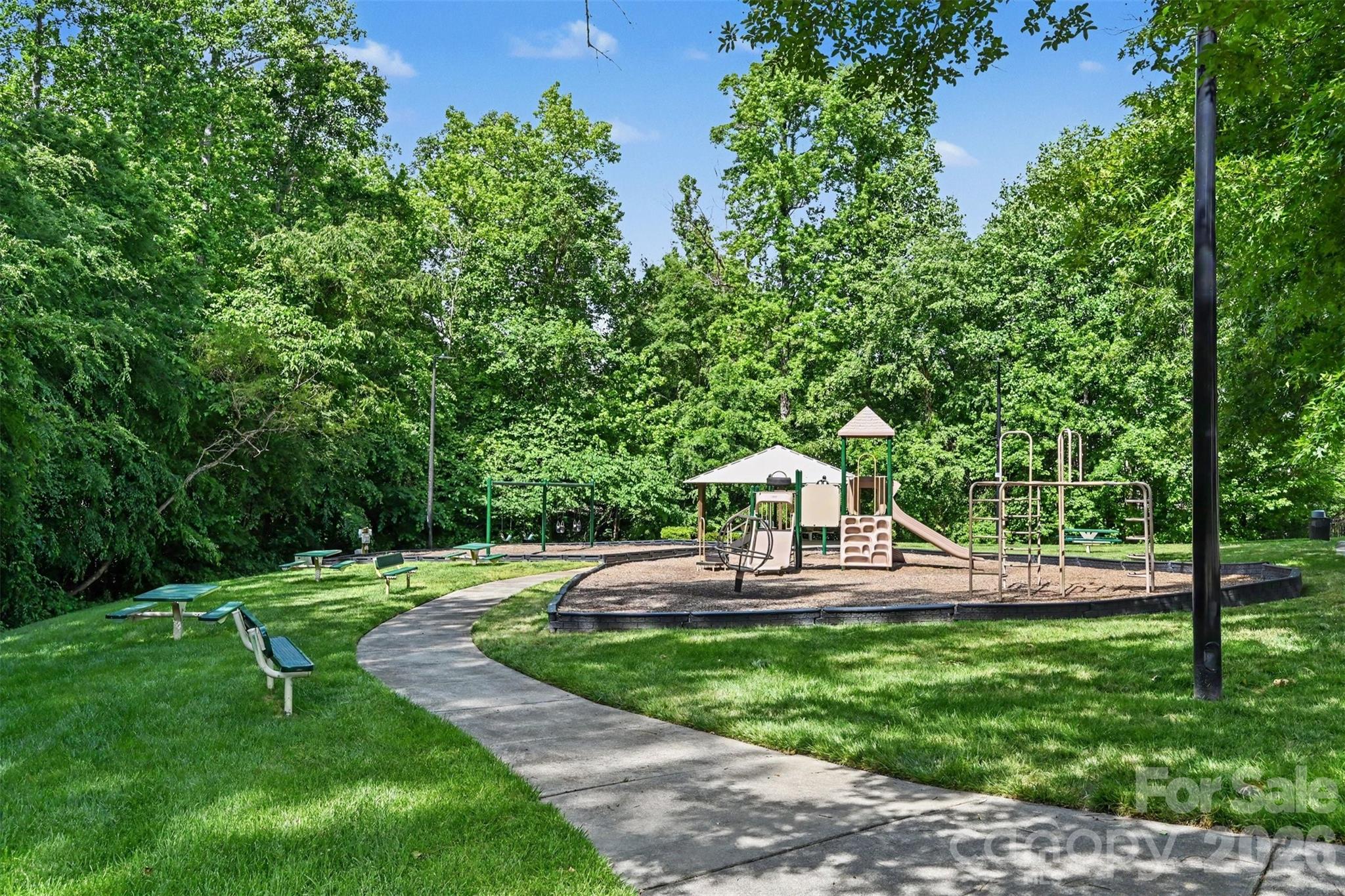 1033 Woodglen Lane