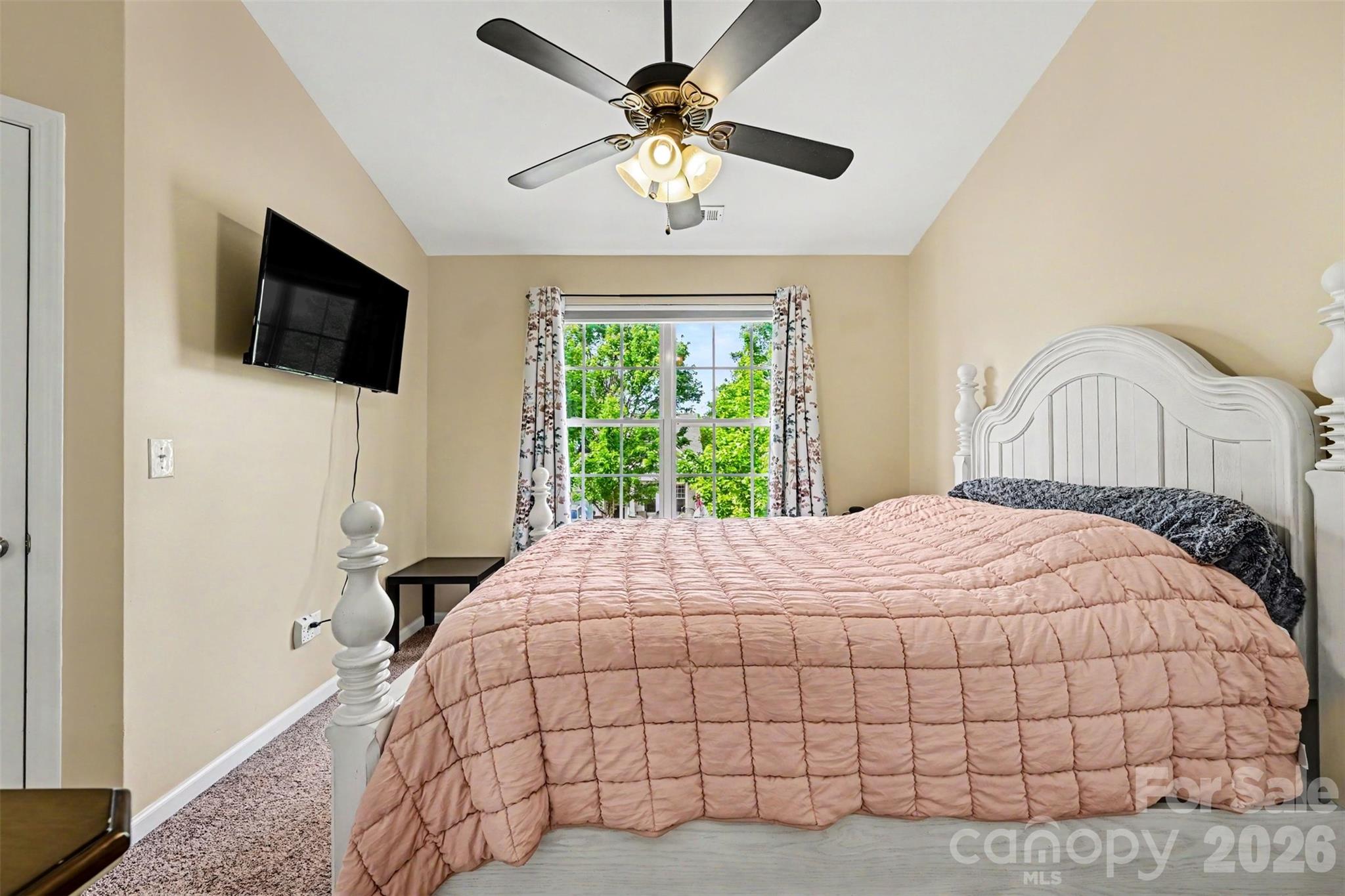 1033 Woodglen Lane