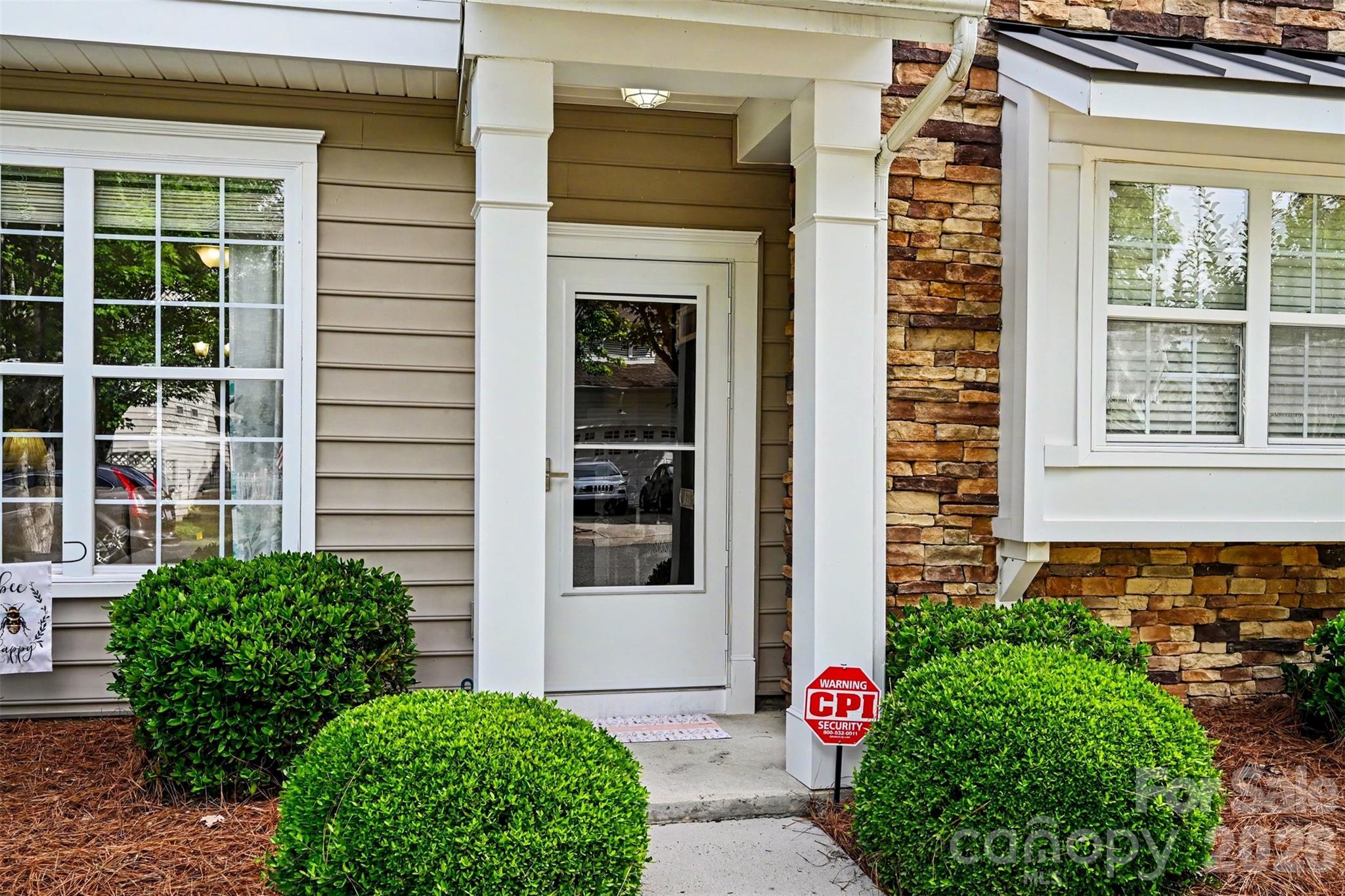 1033 Woodglen Lane