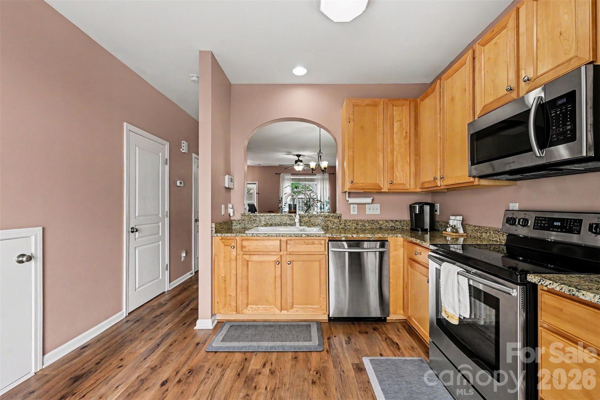 1033 Woodglen Lane
