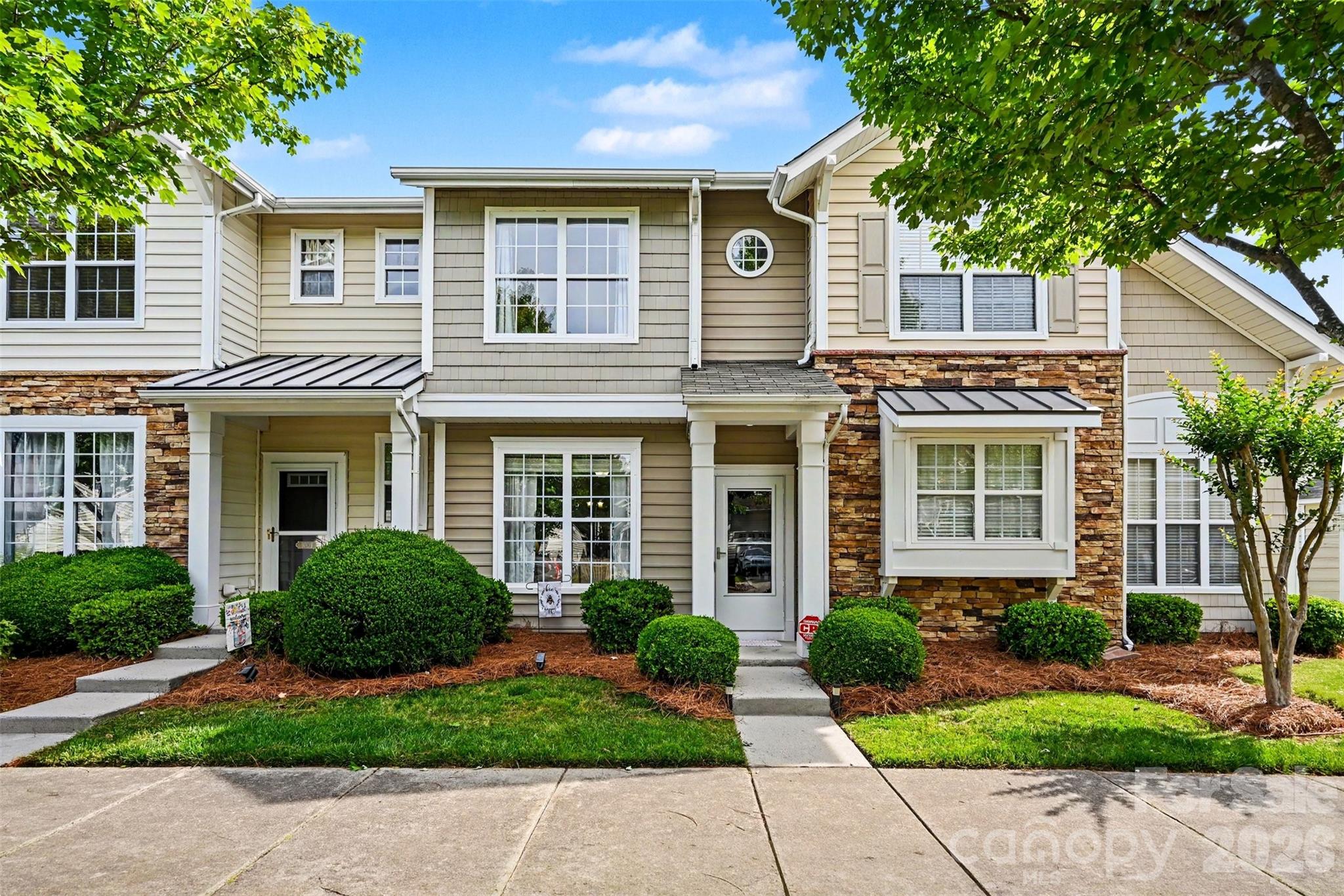 1033 Woodglen Lane