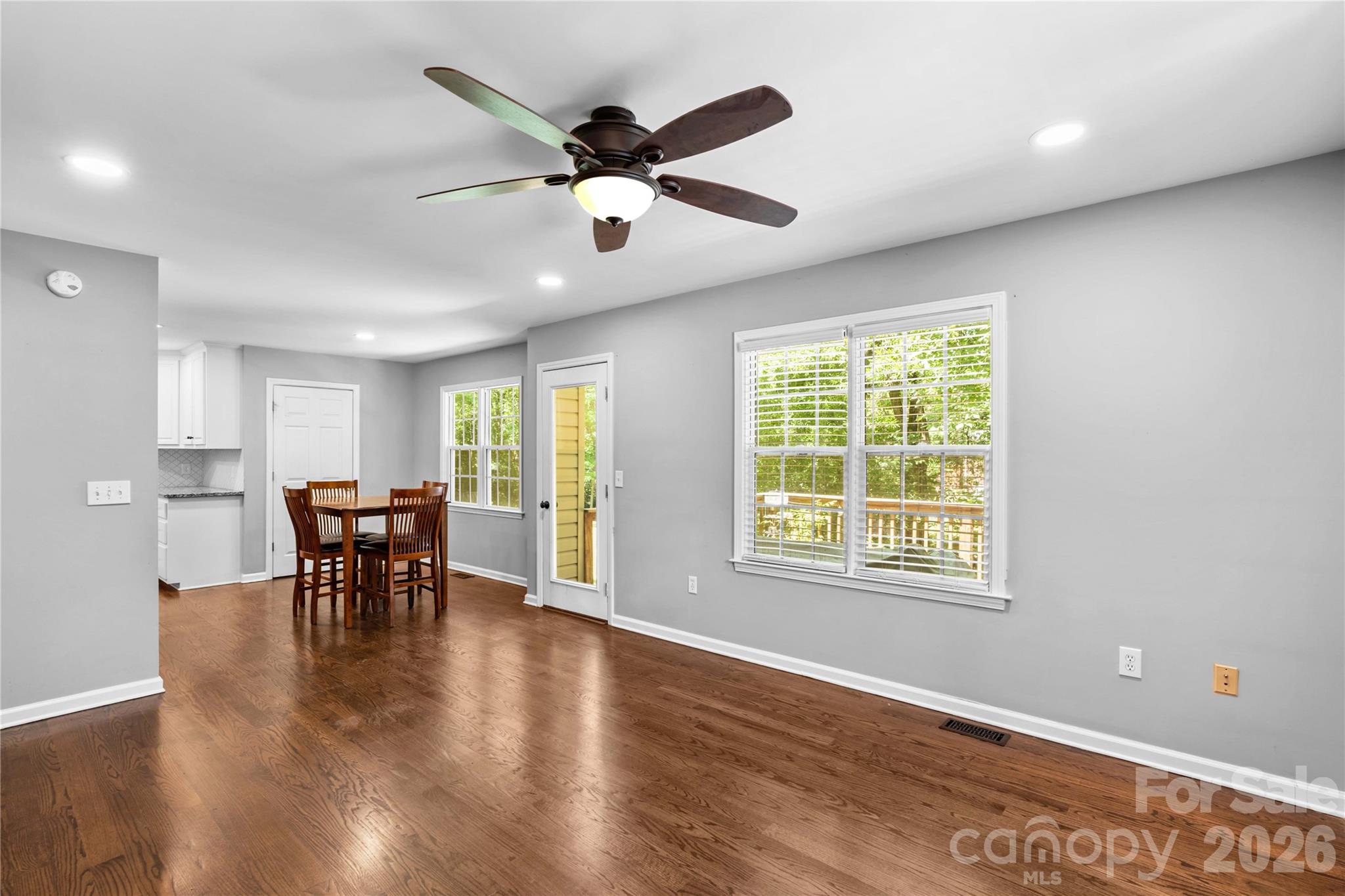 1904 Lorelei Court