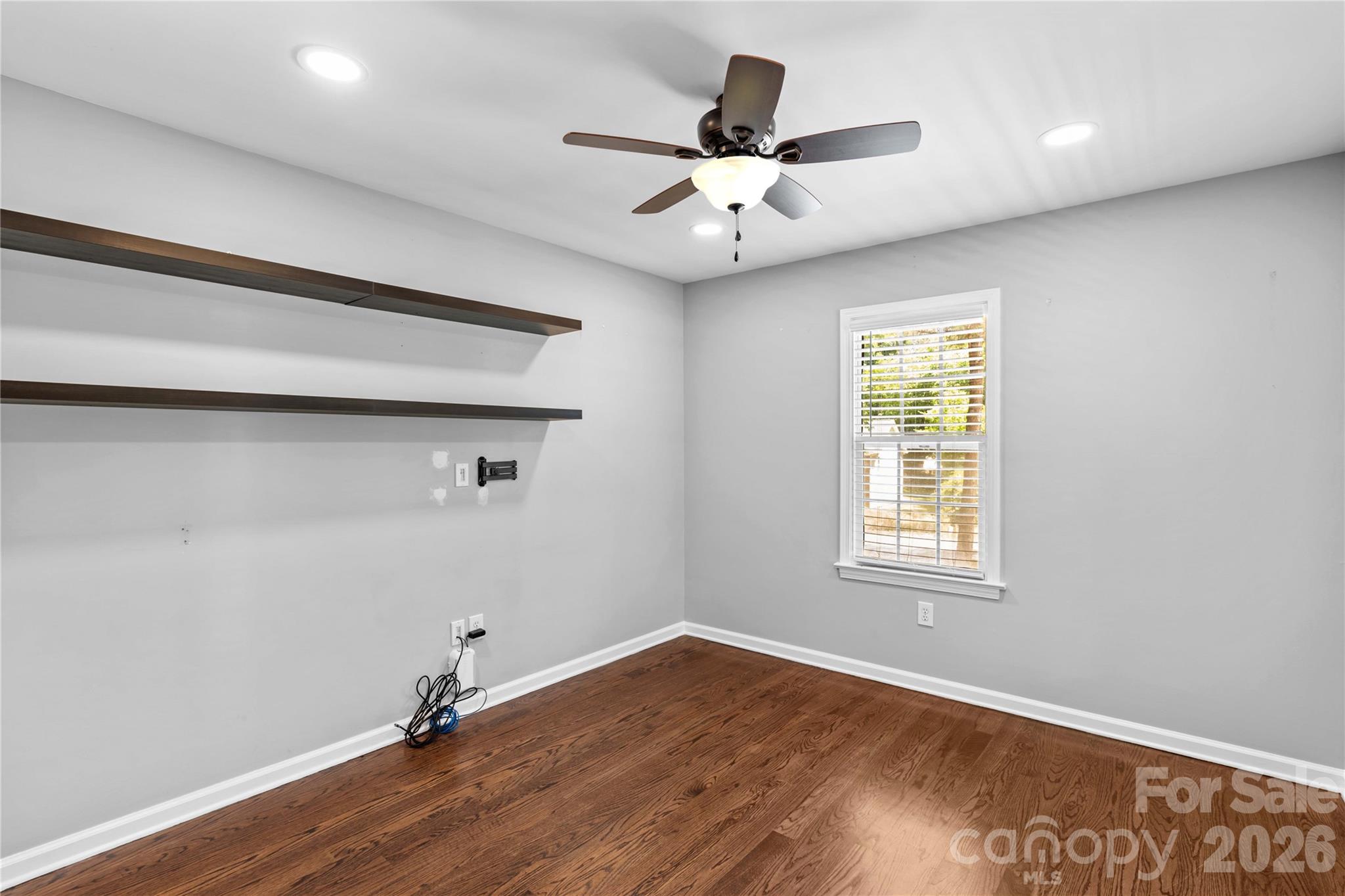 1904 Lorelei Court