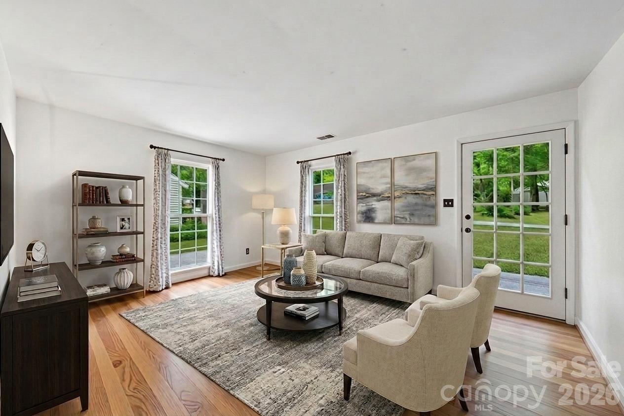 1005 Pinafore Drive