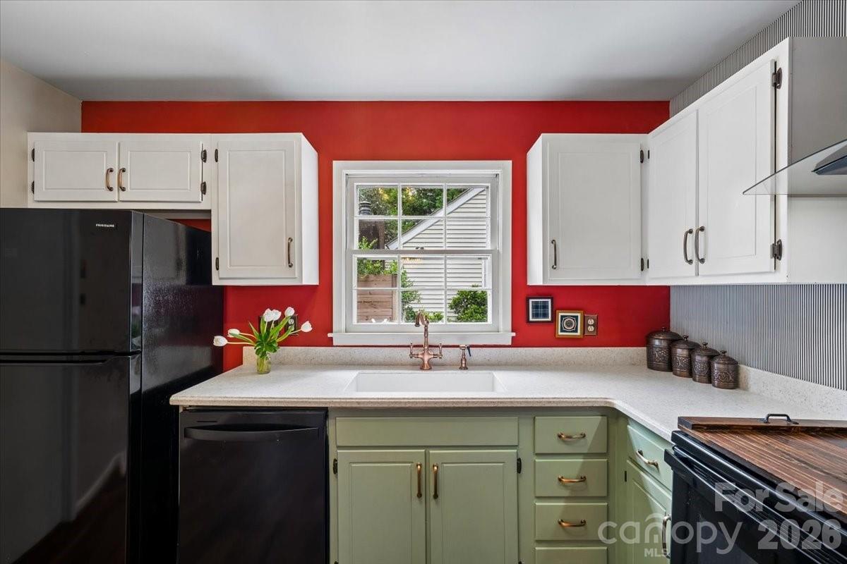 1005 Pinafore Drive