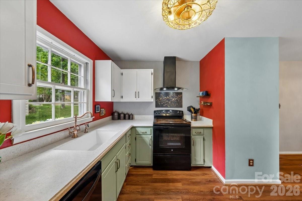 1005 Pinafore Drive