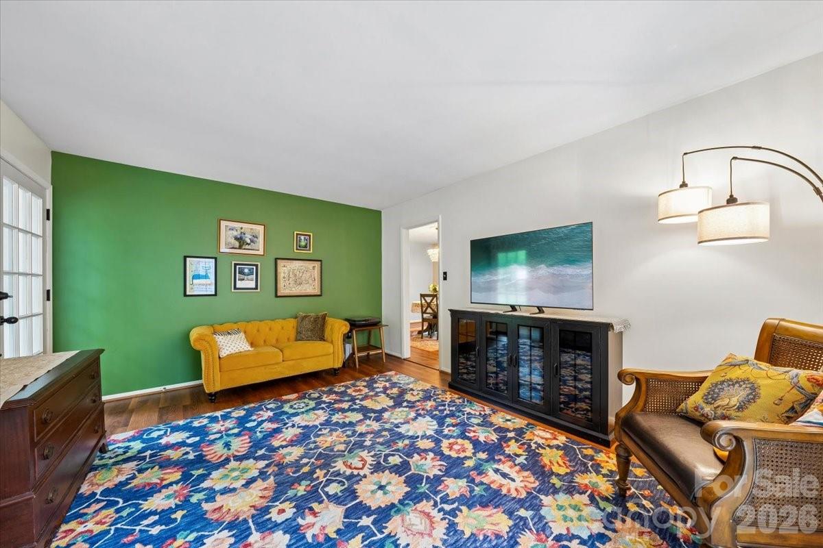 1005 Pinafore Drive