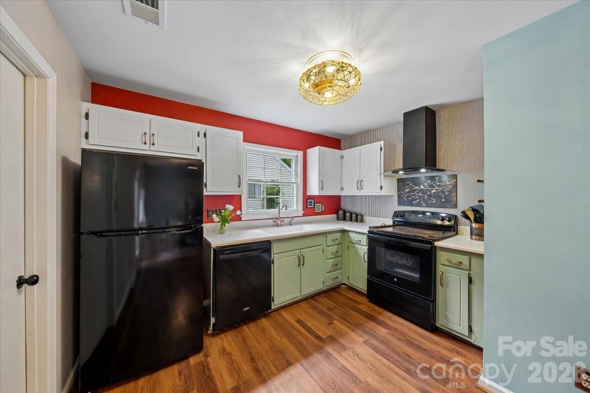 1005 Pinafore Drive