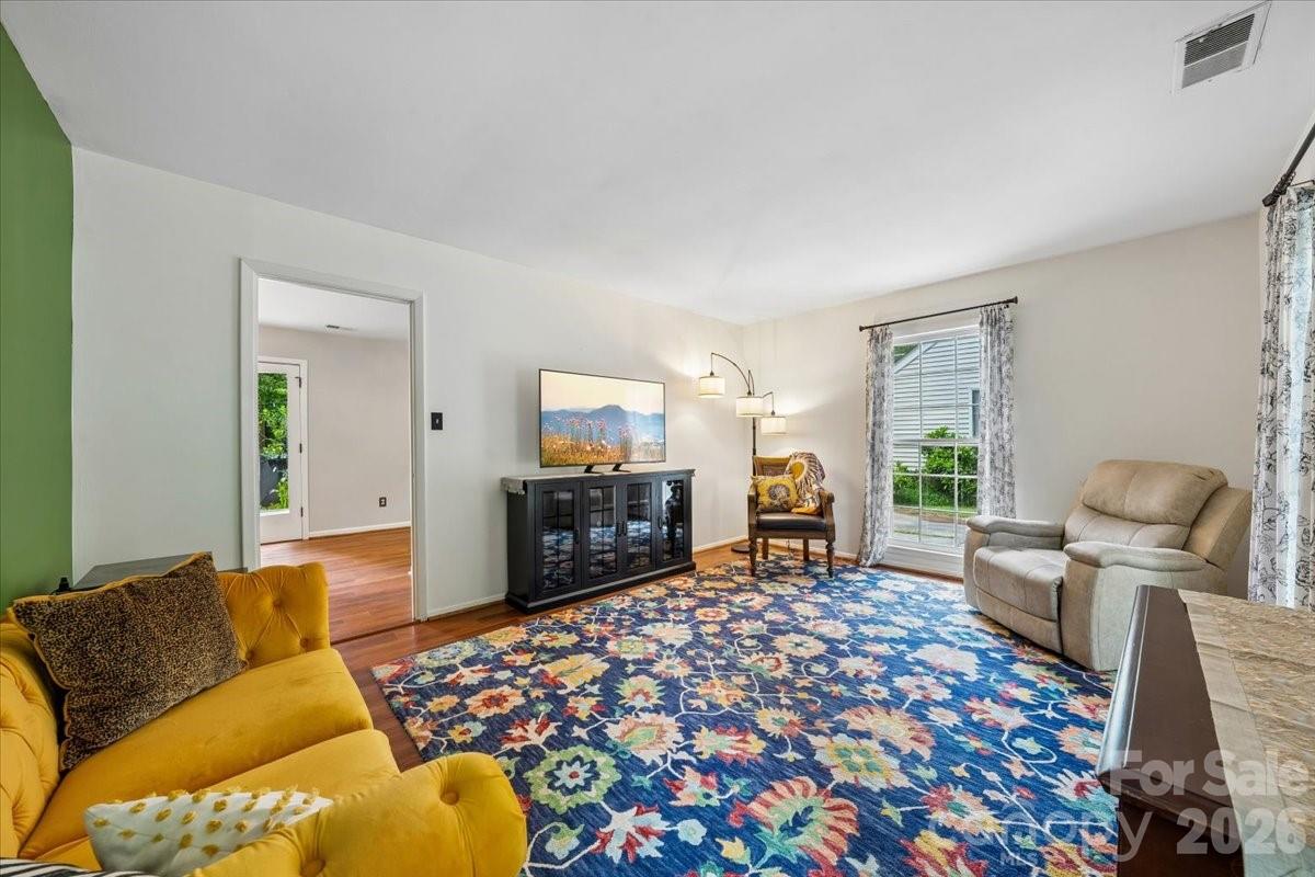 1005 Pinafore Drive