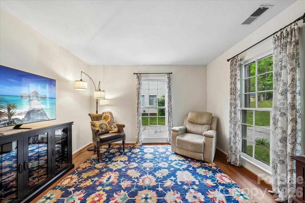 1005 Pinafore Drive