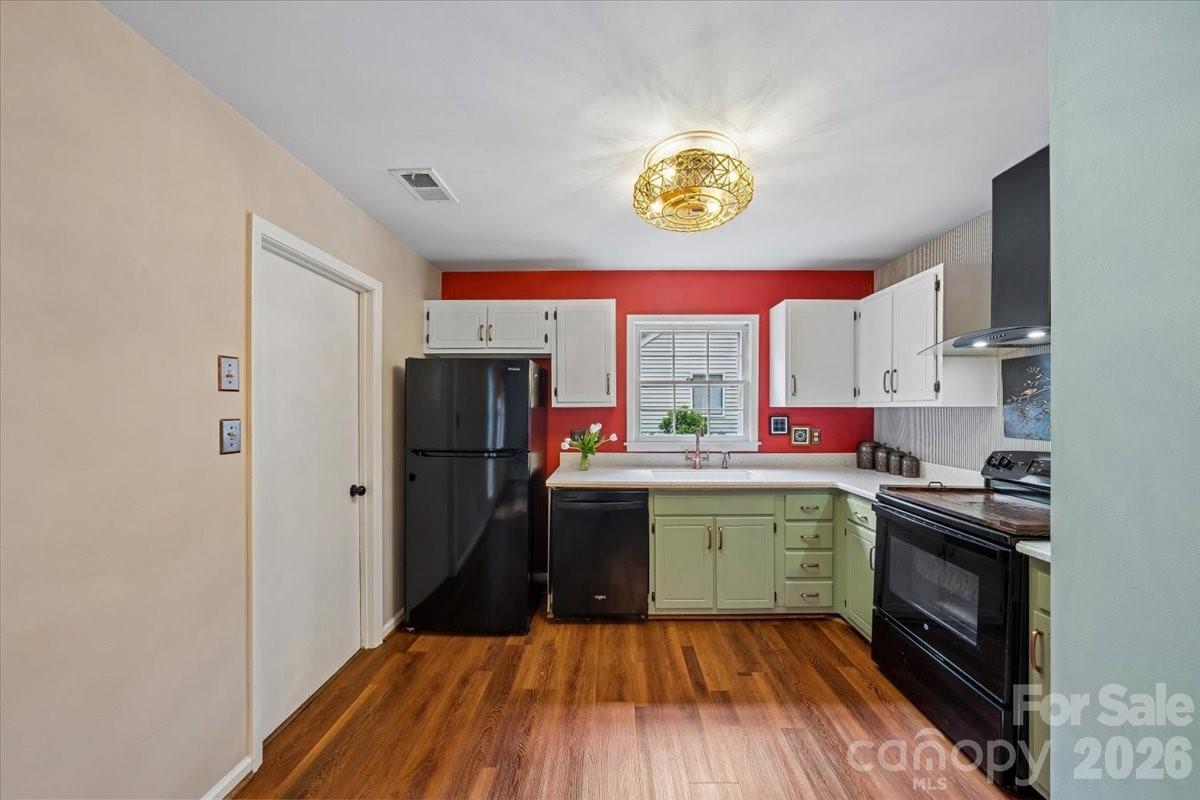 1005 Pinafore Drive
