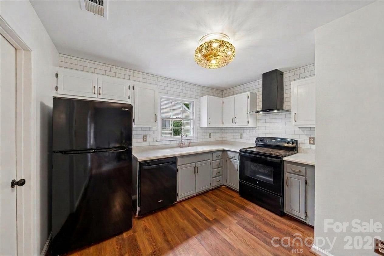 1005 Pinafore Drive