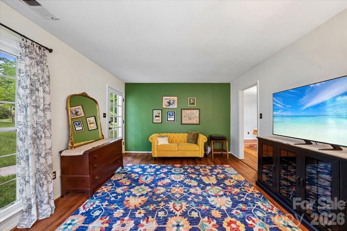 1005 Pinafore Drive