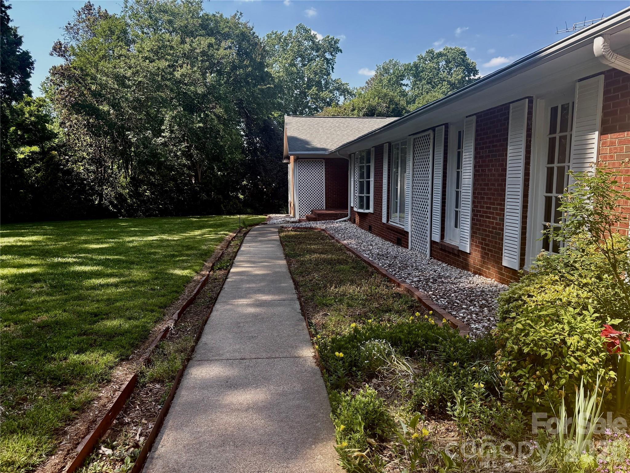 5500 Saddlewood Lane