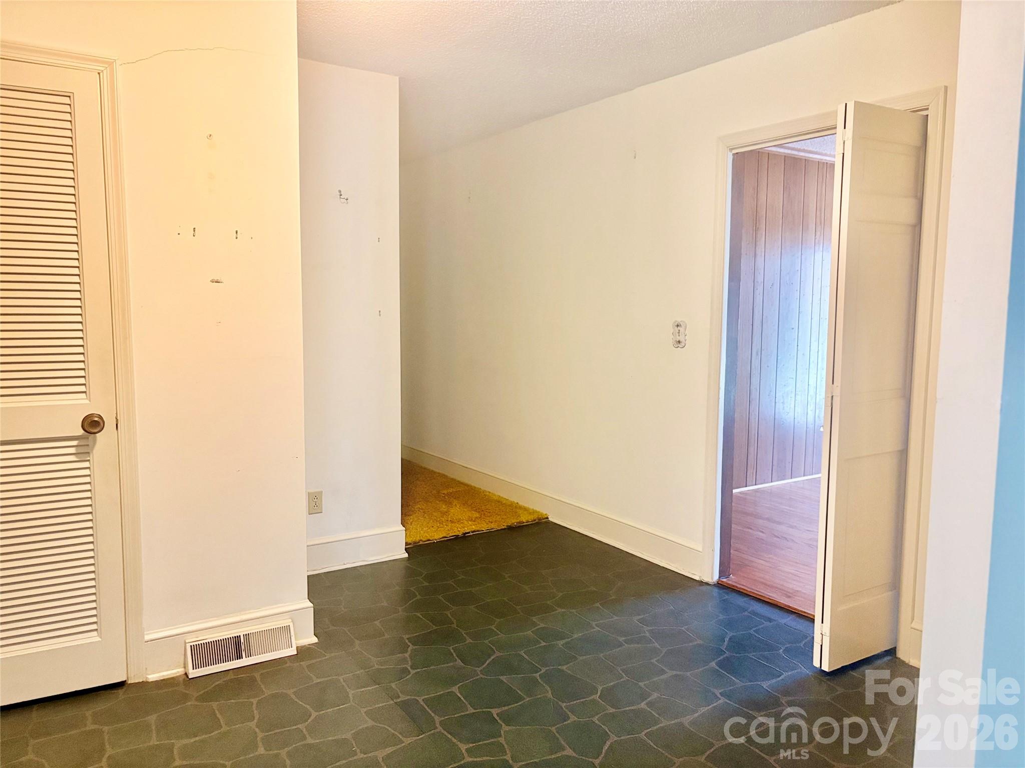 5500 Saddlewood Lane
