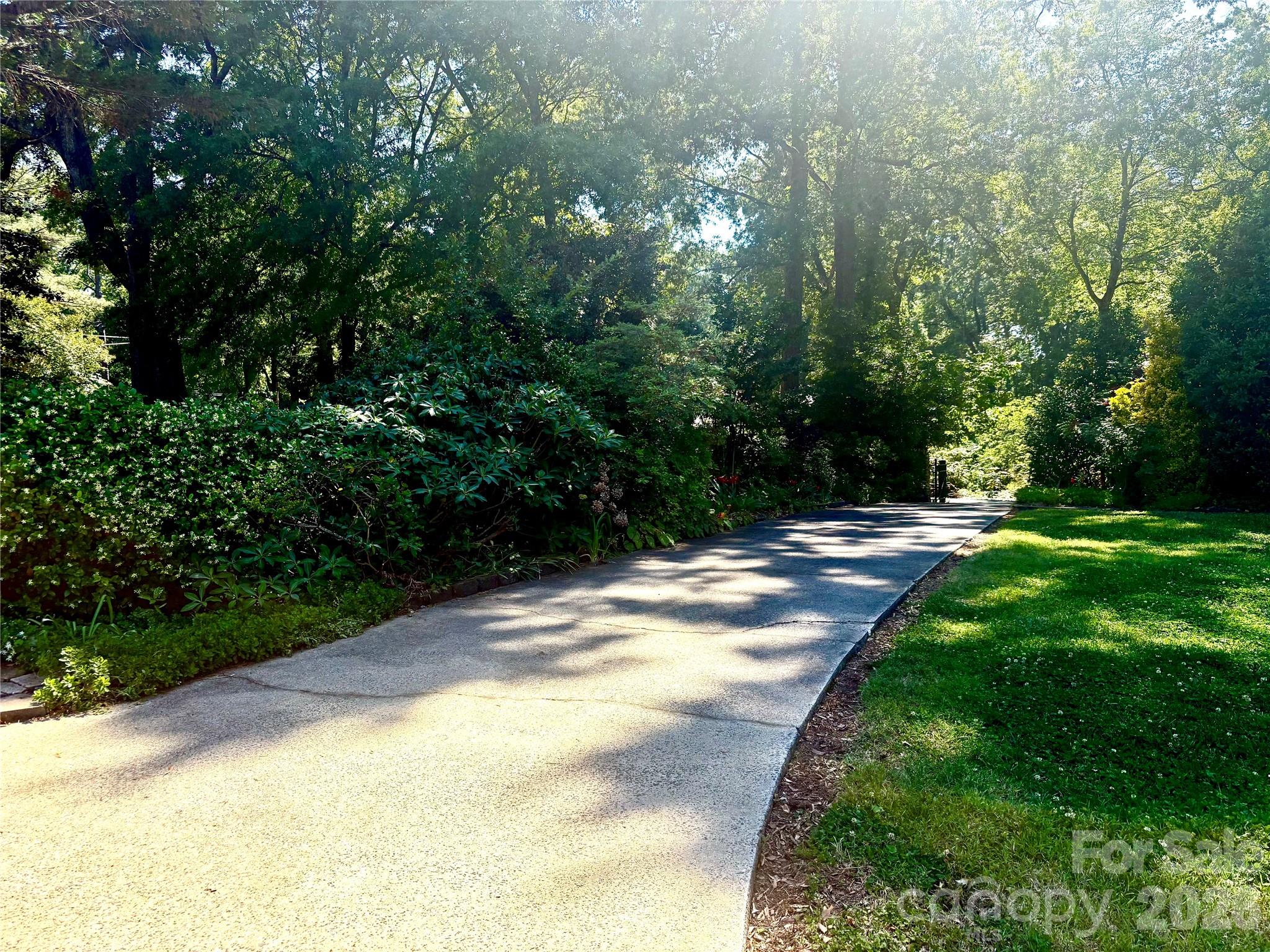 5500 Saddlewood Lane