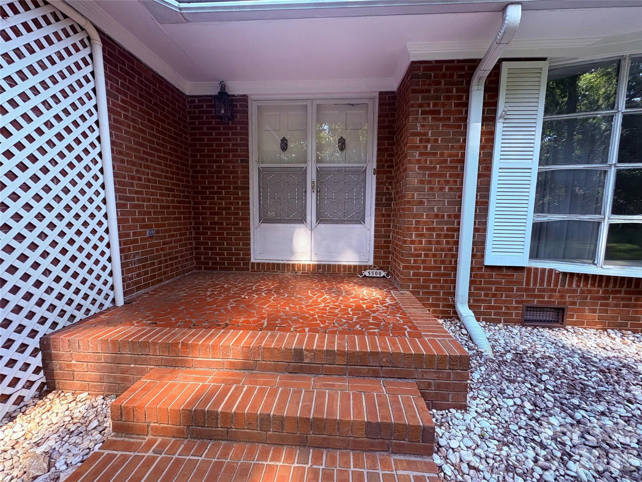 5500 Saddlewood Lane