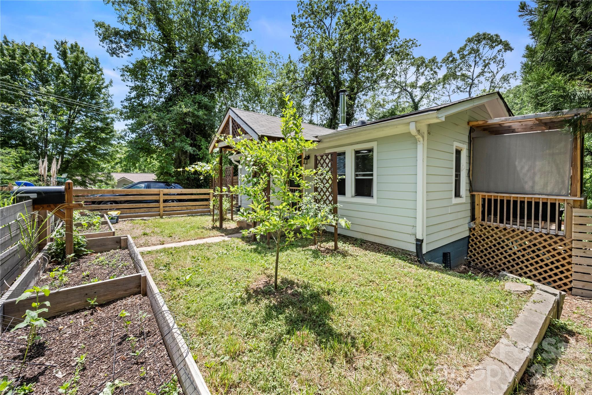 1 Detroit Avenue