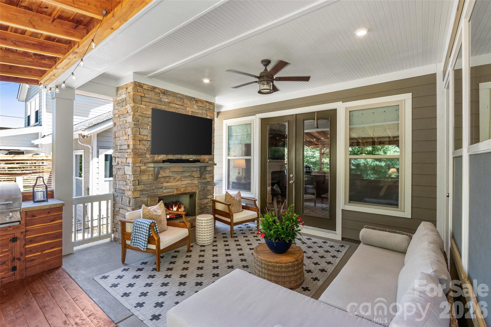 2511 Paddlers Cove Drive