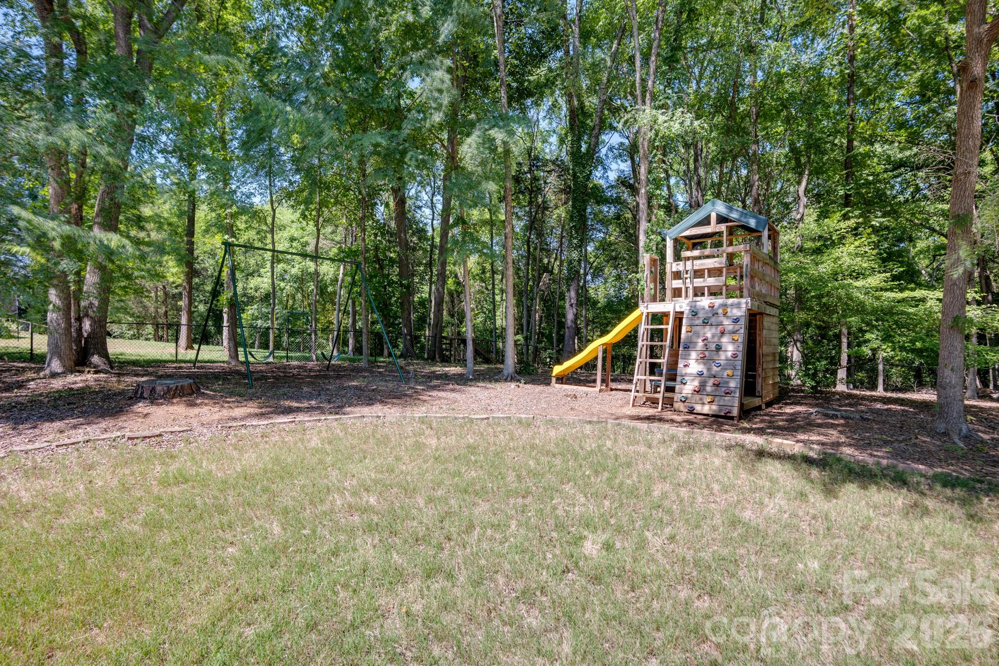 918 Hanover Drive NW