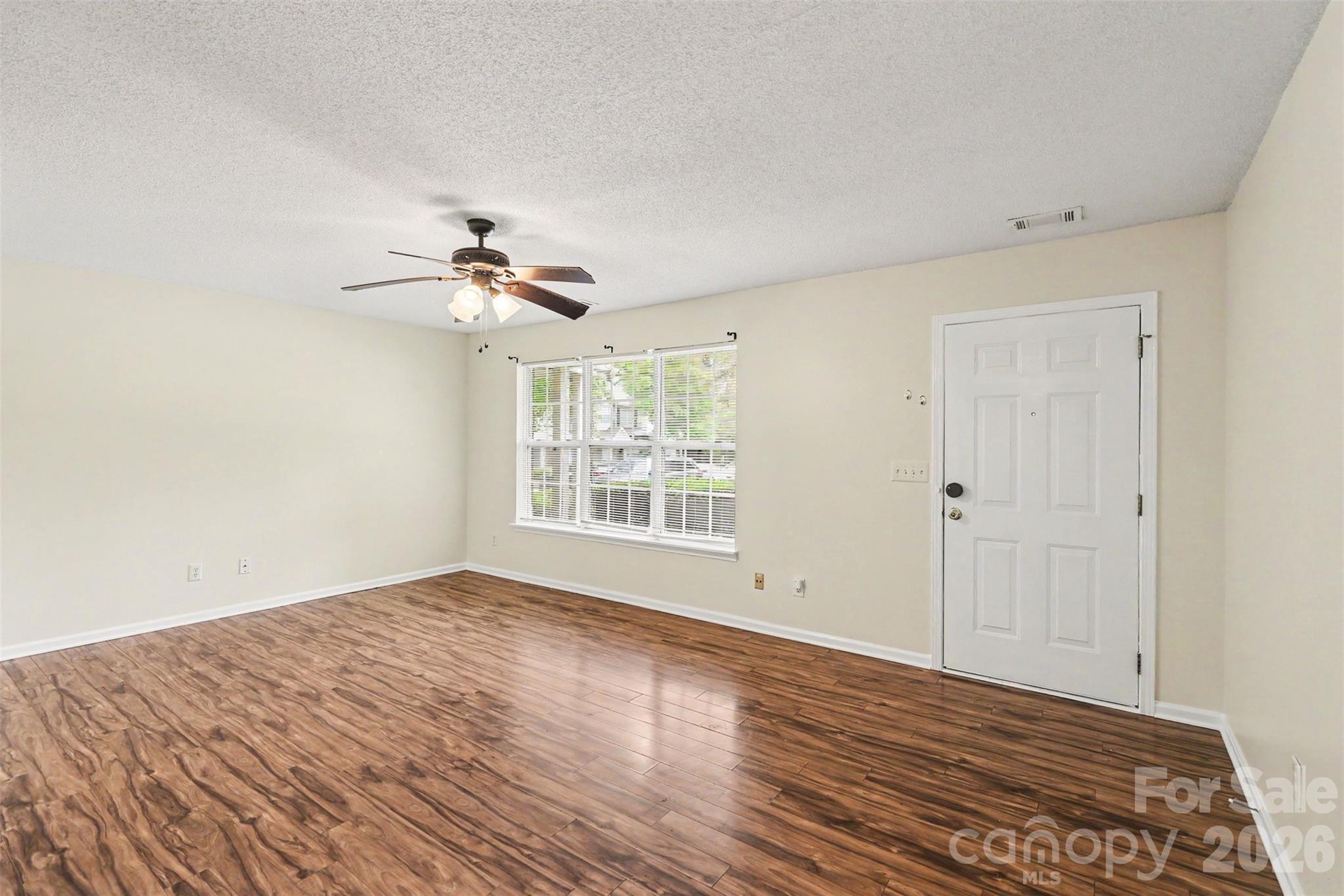 5833 Cougar Lane