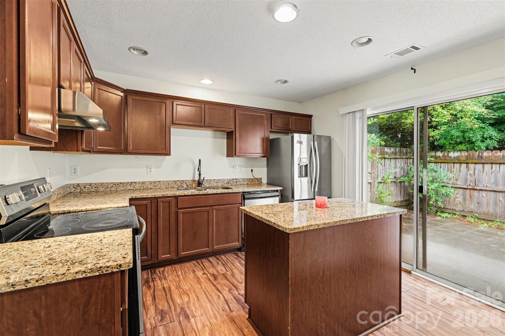 5833 Cougar Lane
