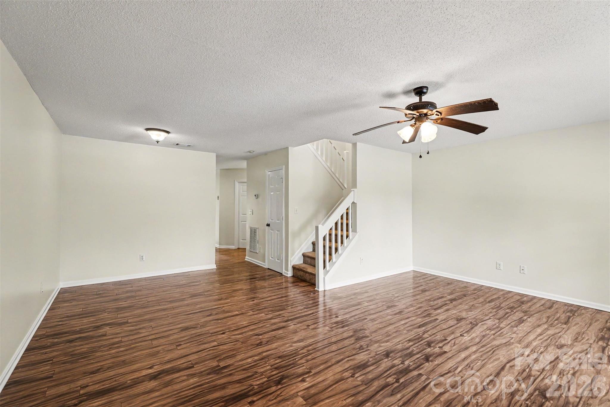 5833 Cougar Lane