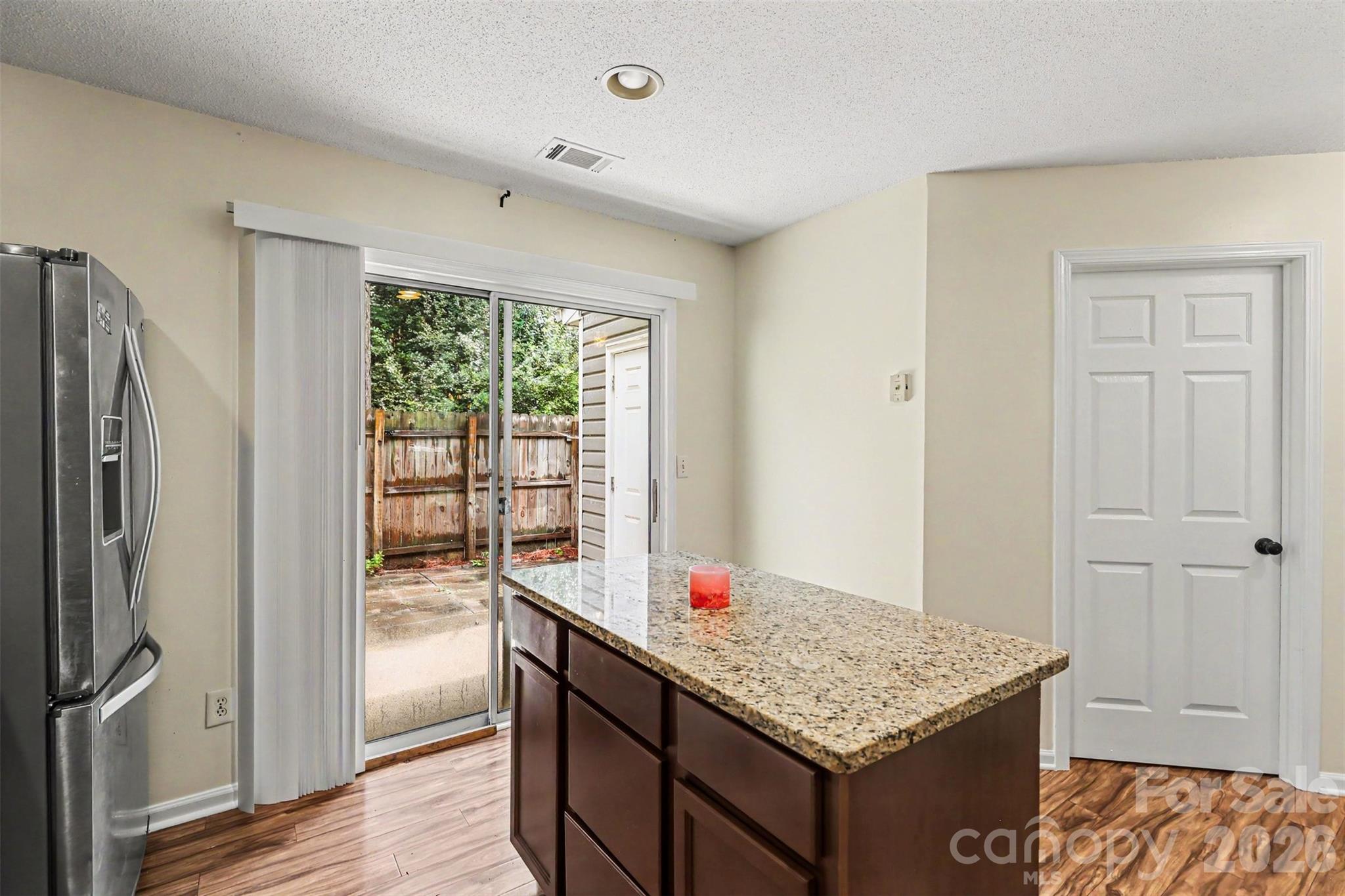 5833 Cougar Lane